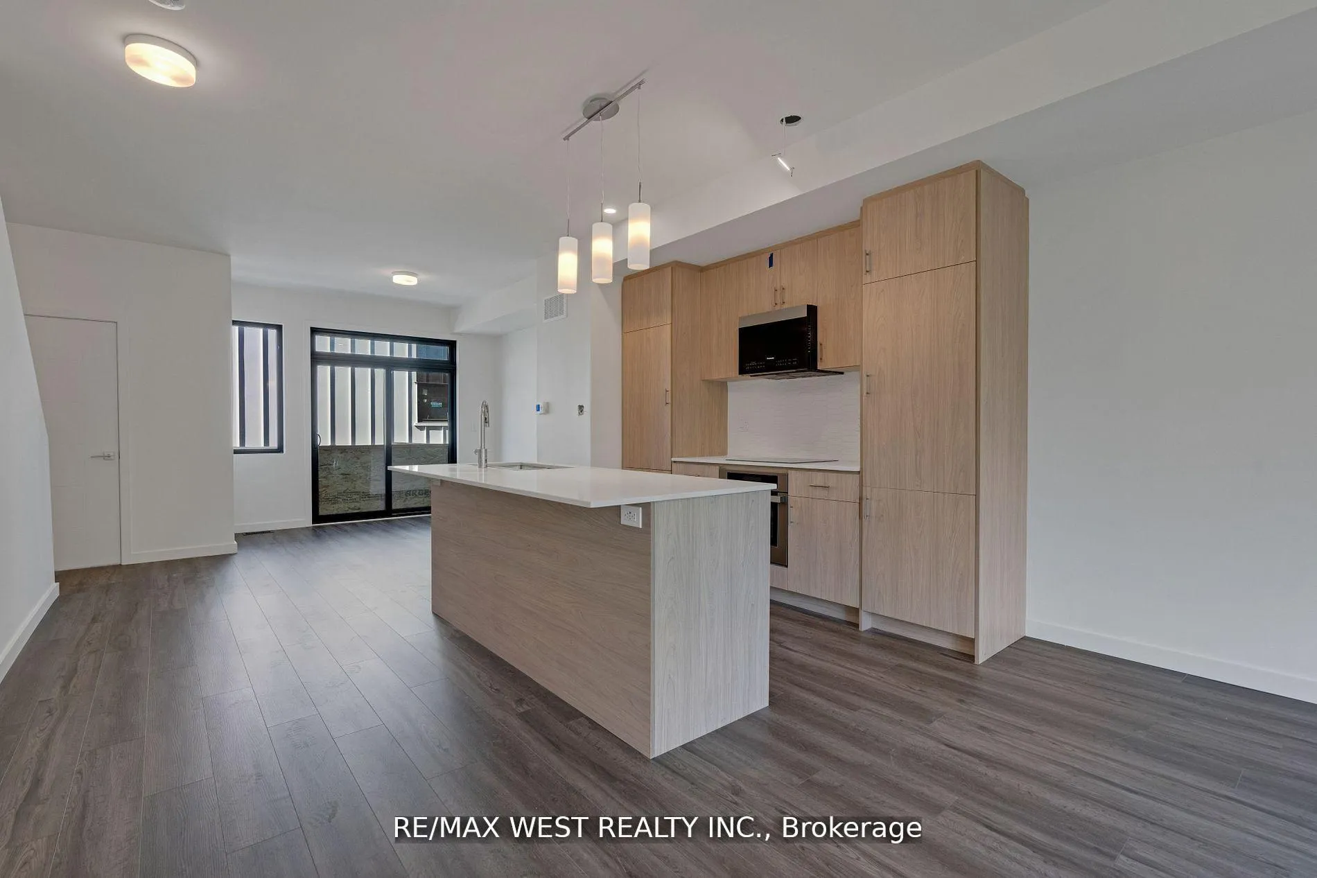 Photo 13 of 10 Rainwater Lane, Barrie, Holly — HOMEH