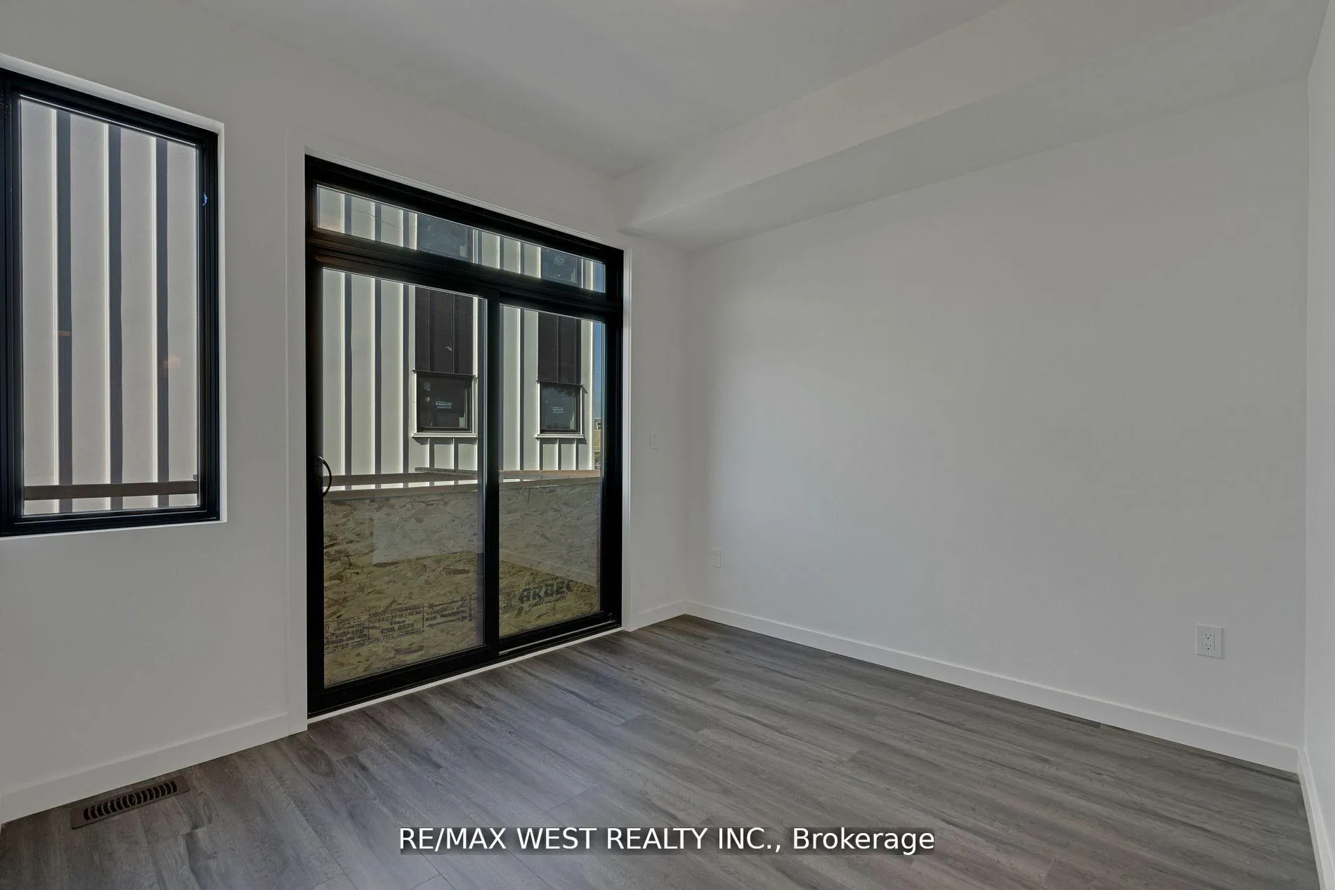 Photo 16 of 10 Rainwater Lane, Barrie, Holly — HOMEH