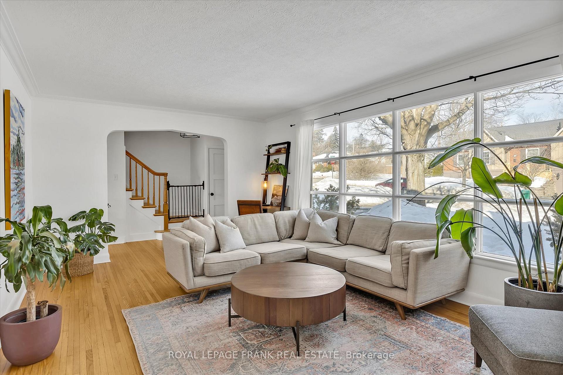 Photo 4 of 661 Walkerfield Avenue, Peterborough, Town Ward 3 — HOMEH