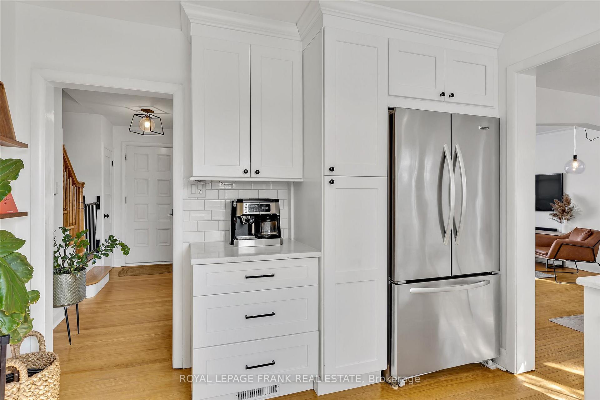 Photo 10 of 661 Walkerfield Avenue, Peterborough, Town Ward 3 — HOMEH