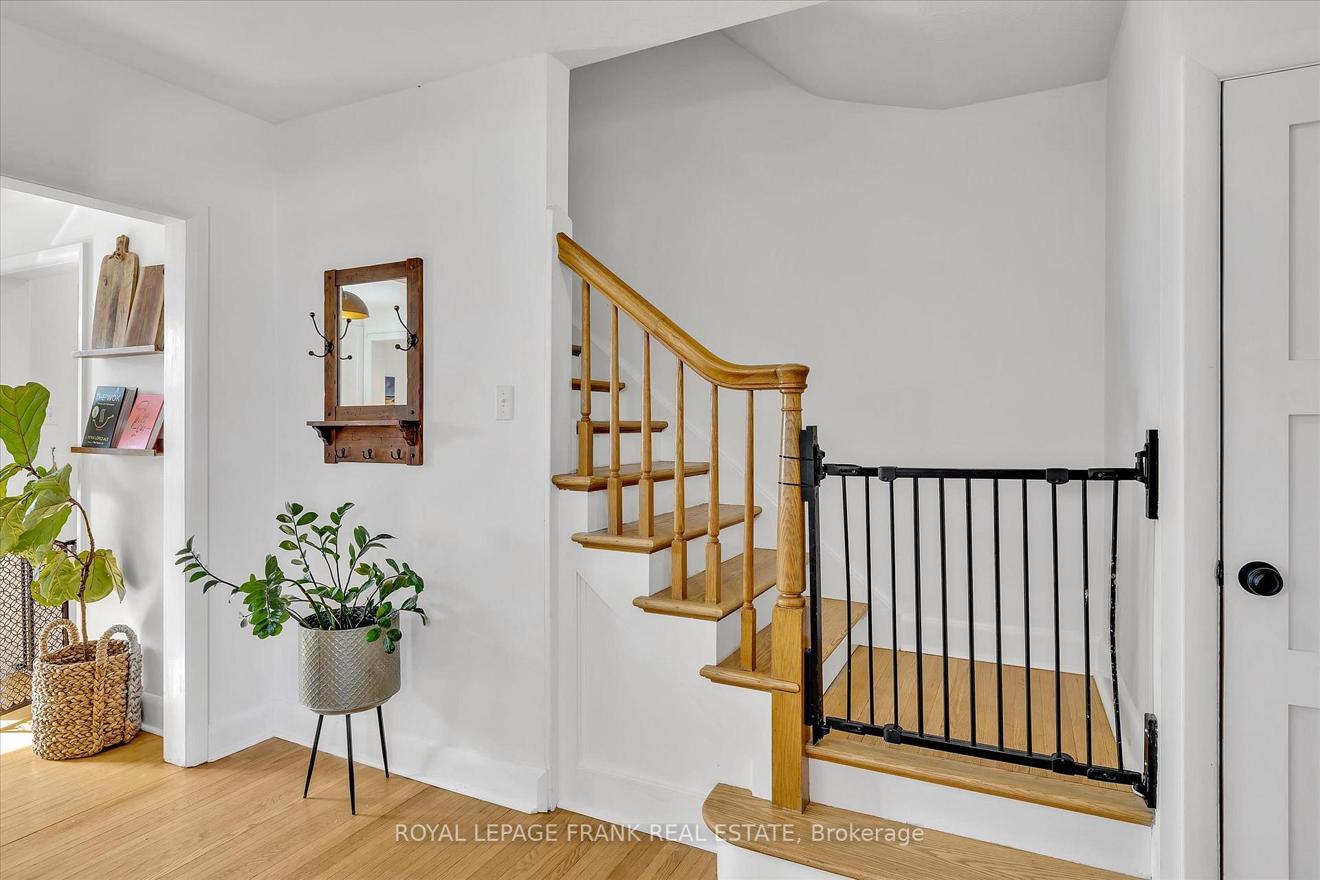 Photo 12 of 661 Walkerfield Avenue, Peterborough, Town Ward 3 — HOMEH