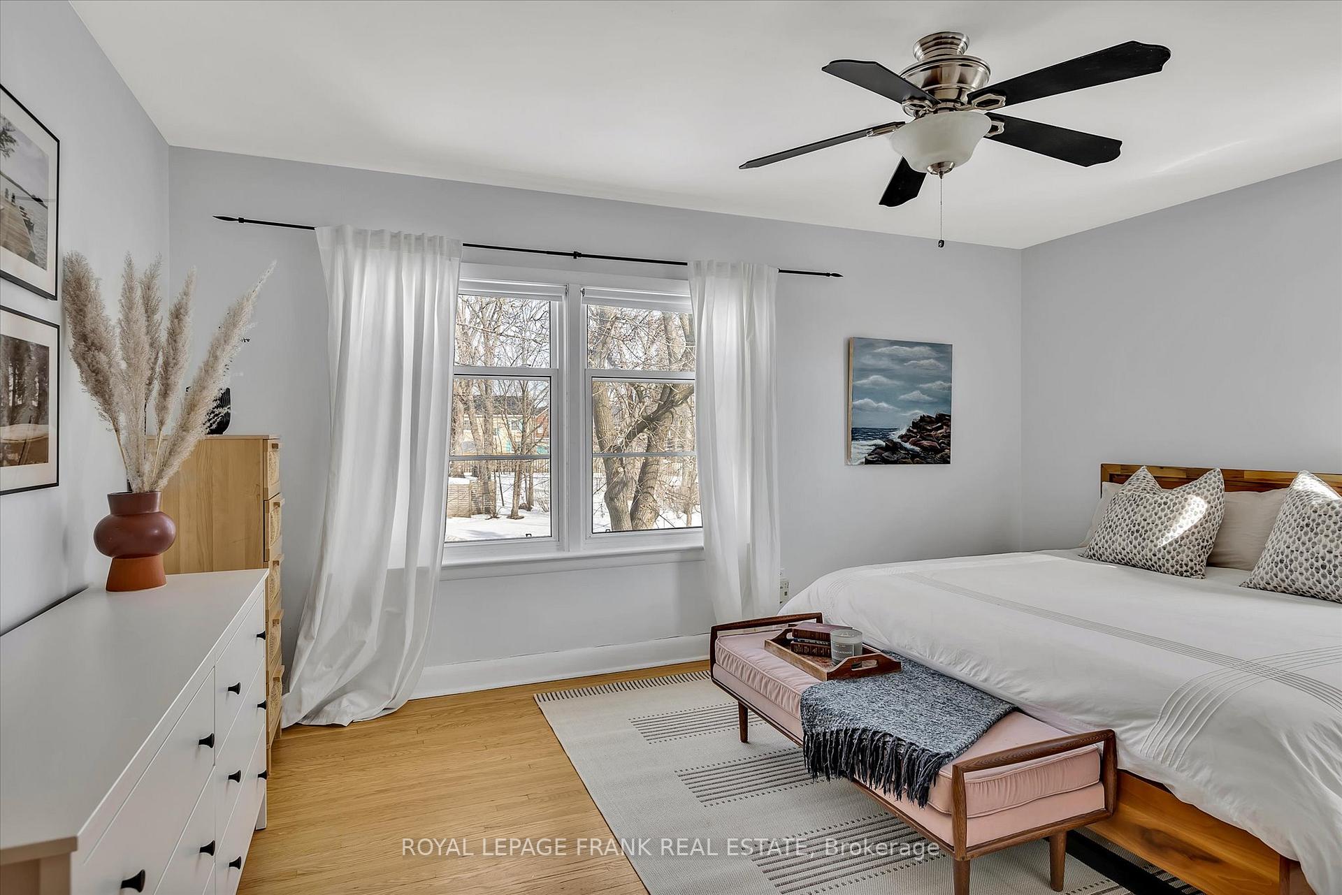 Photo 14 of 661 Walkerfield Avenue, Peterborough, Town Ward 3 — HOMEH