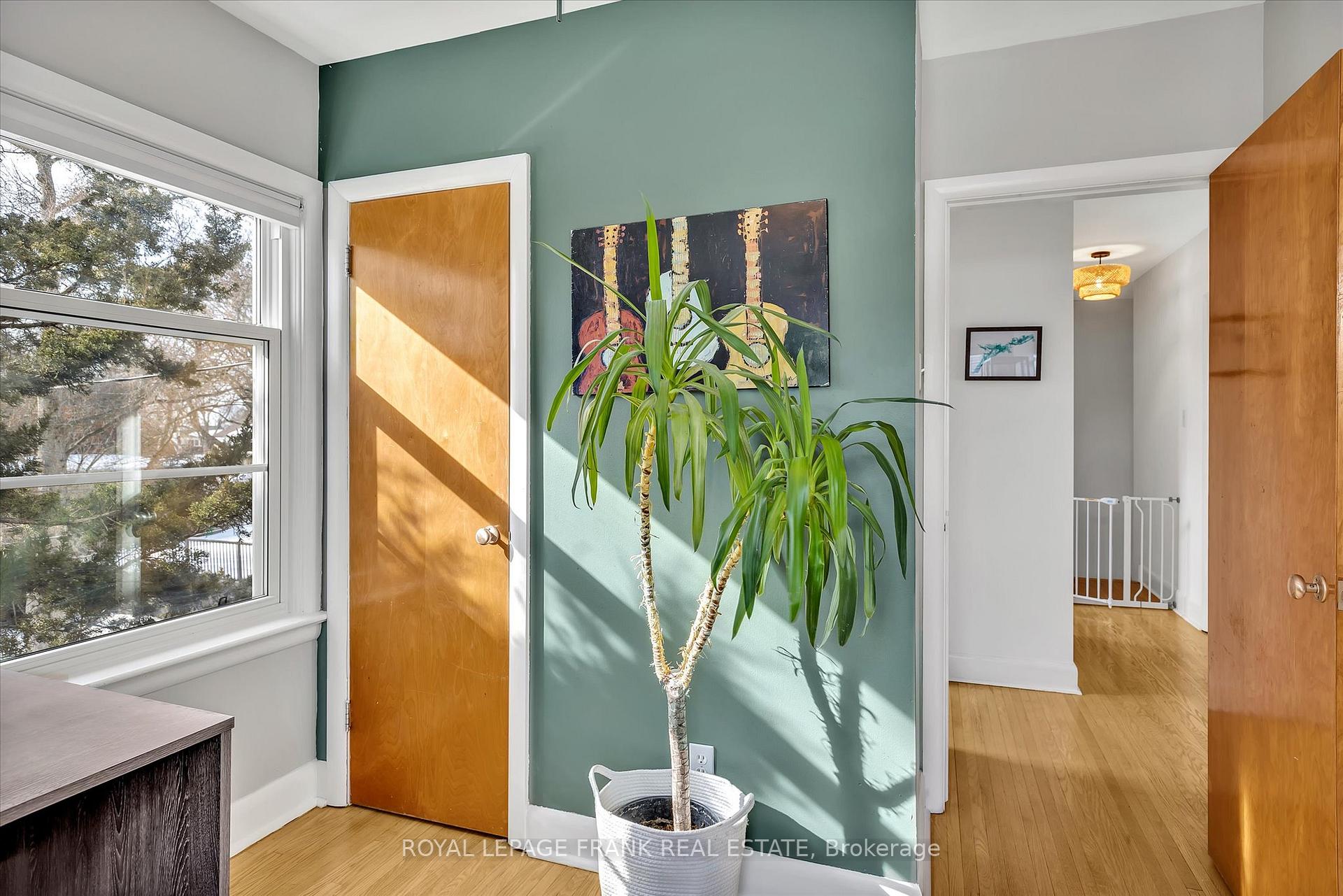Photo 22 of 661 Walkerfield Avenue, Peterborough, Town Ward 3 — HOMEH