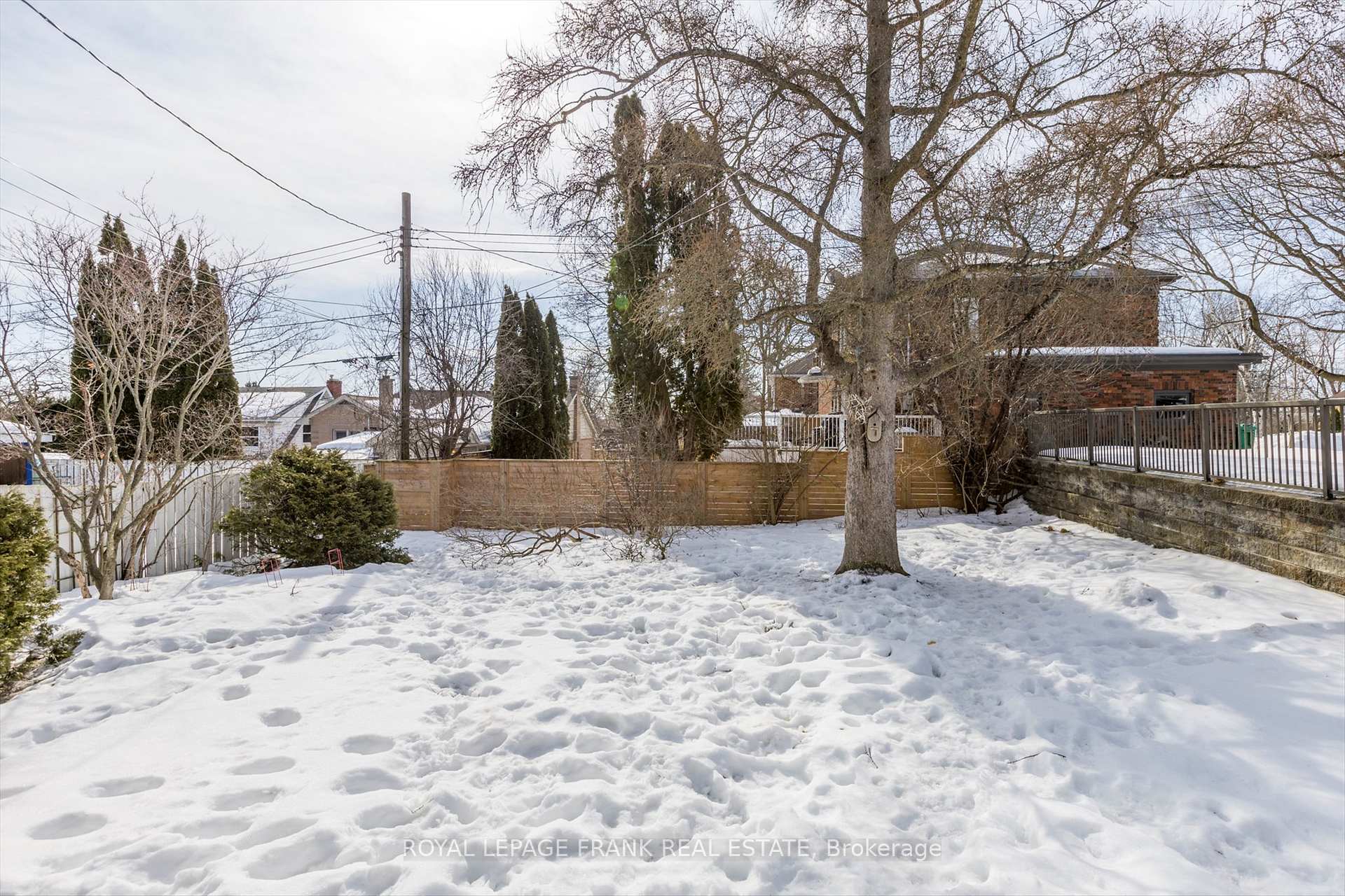 Photo 33 of 661 Walkerfield Avenue, Peterborough, Town Ward 3 — HOMEH