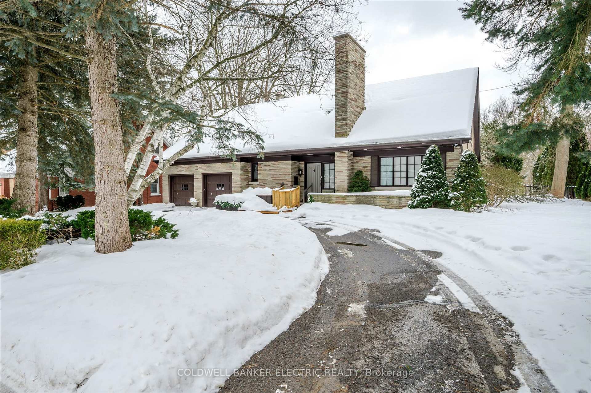 Photo 1 of 581 Weller Street, Peterborough, Town Ward 3 — HOMEH