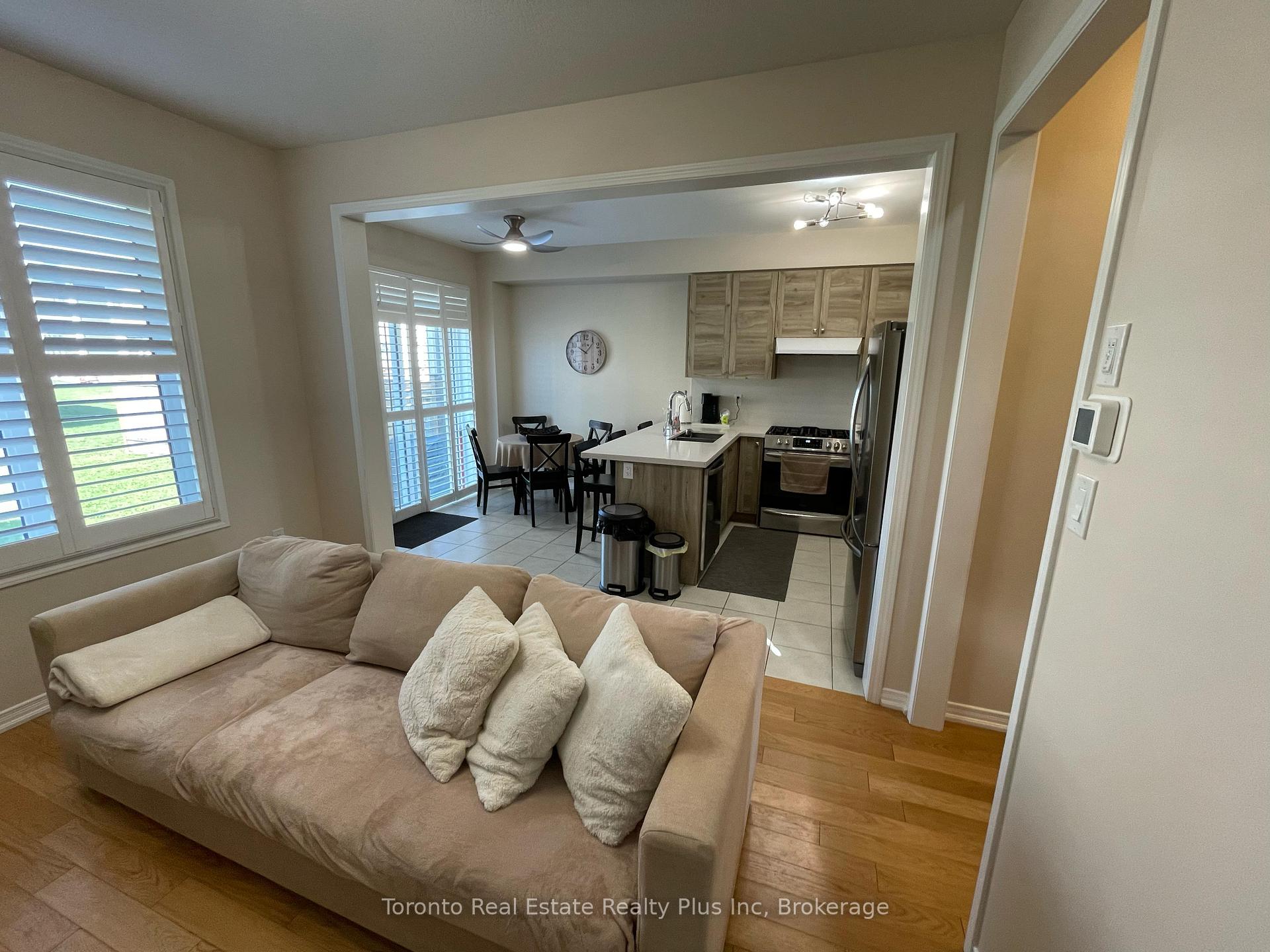 Photo 3 of 48 Witteveen Drive, Brant, Brantford Twp — HOMEH