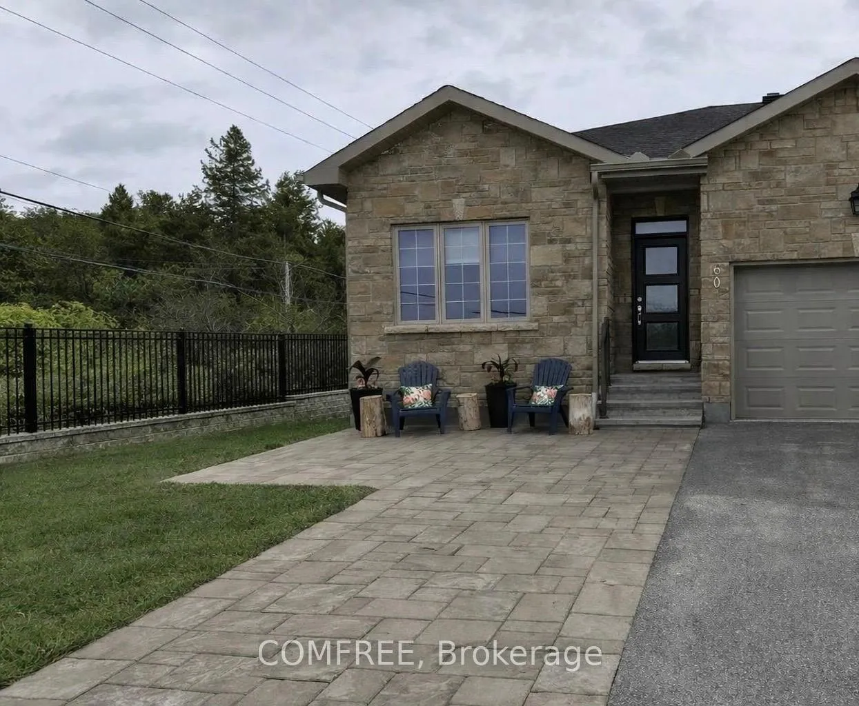 Front of 601 Meadowridge Circle