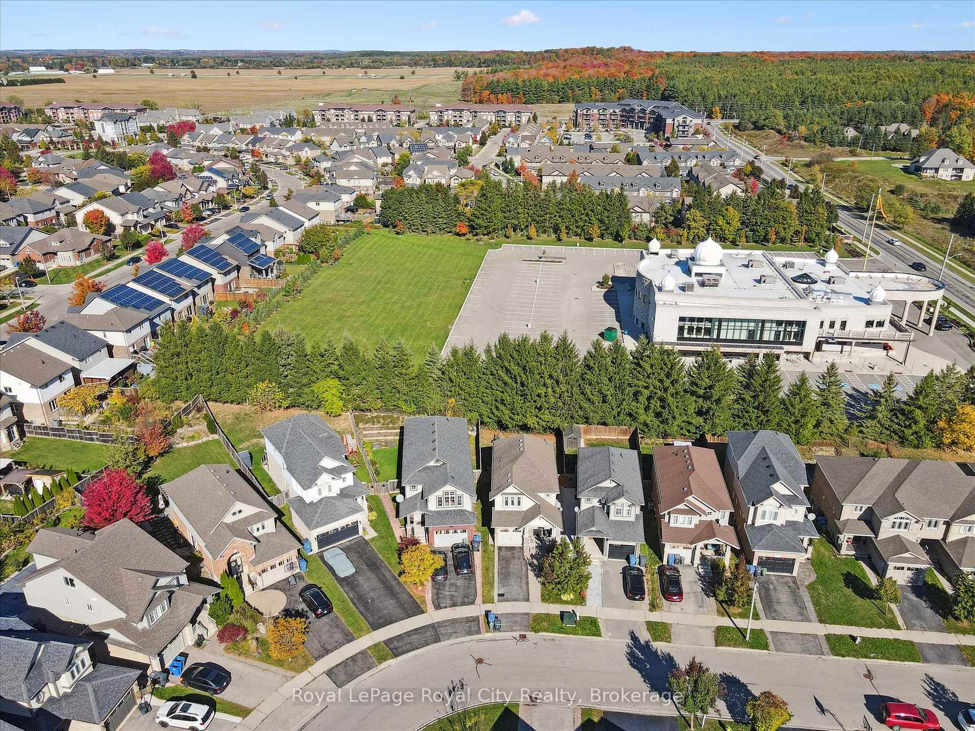 Photo 4 of 69 Laughland Lane, Guelph, Pineridge/Westminster Woods — HOMEH