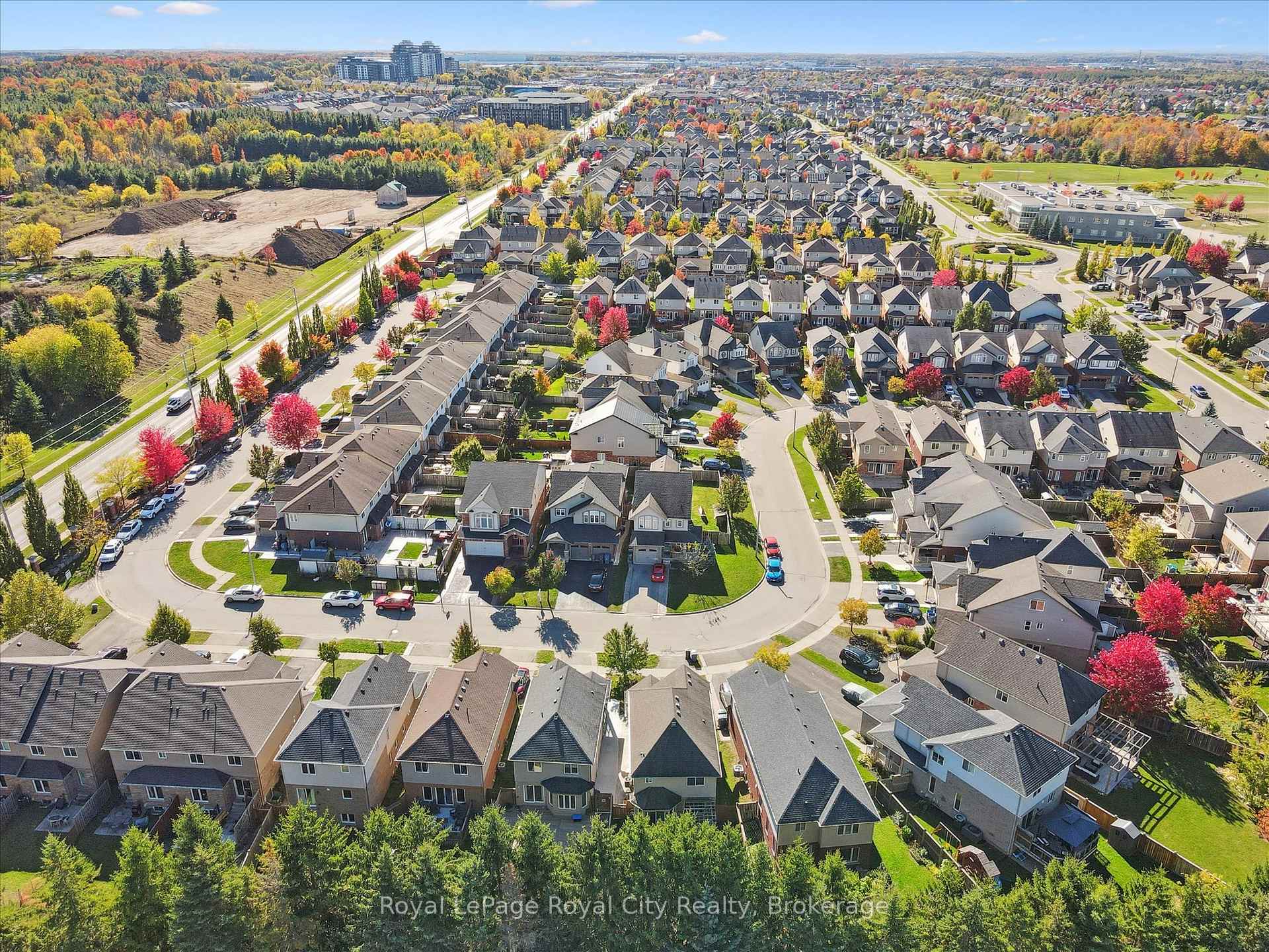 Photo 5 of 69 Laughland Lane, Guelph, Pineridge/Westminster Woods — HOMEH