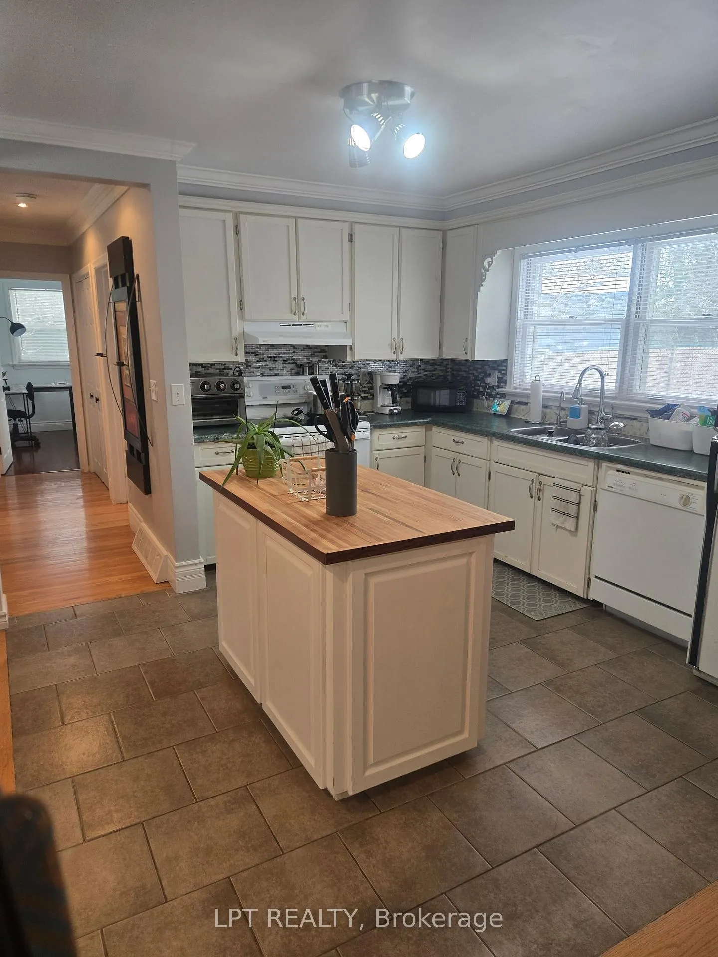 Photo 7 of Unit Unit A, 60 Norton Boulevard, Caledon, Bolton East — HOMEH