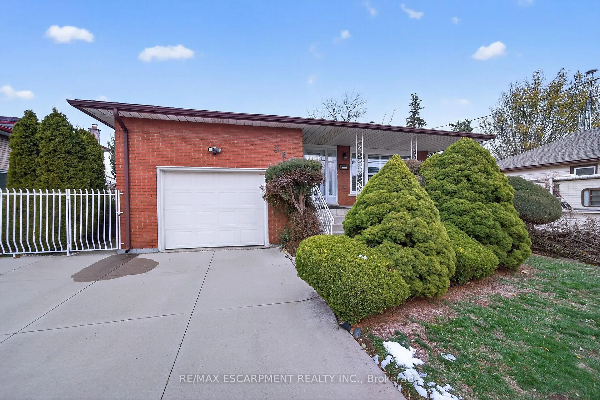 Photo 2 of 369 Federal Street, Hamilton, Stoney Creek — HOMEH
