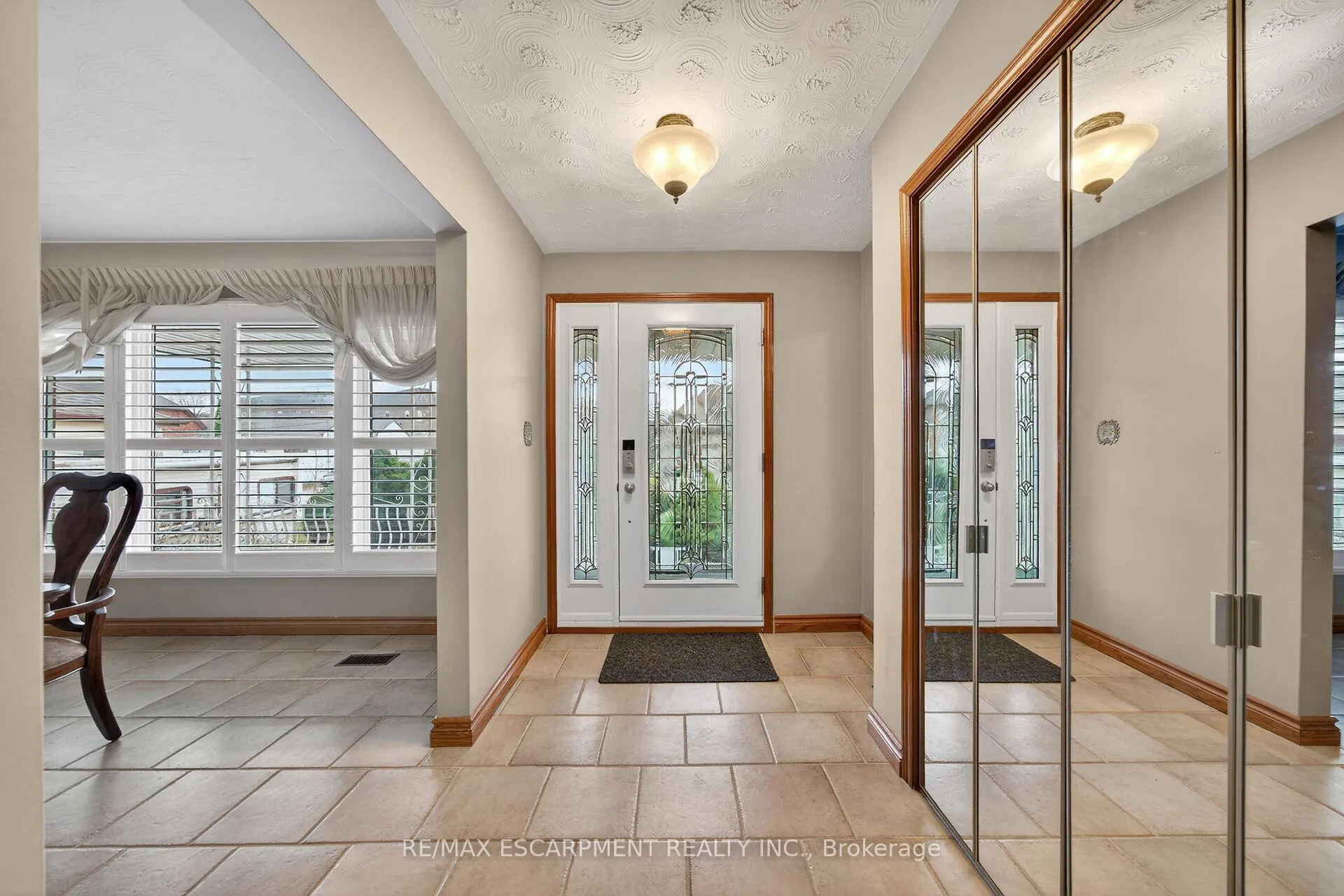 Photo 5 of 369 Federal Street, Hamilton, Stoney Creek — HOMEH