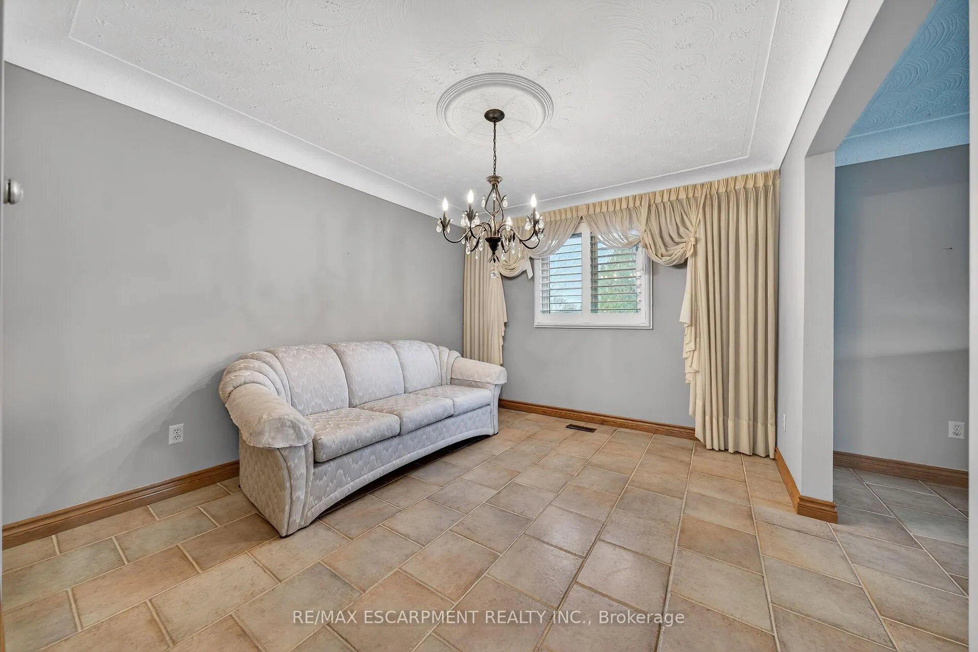 Photo 9 of 369 Federal Street, Hamilton, Stoney Creek — HOMEH