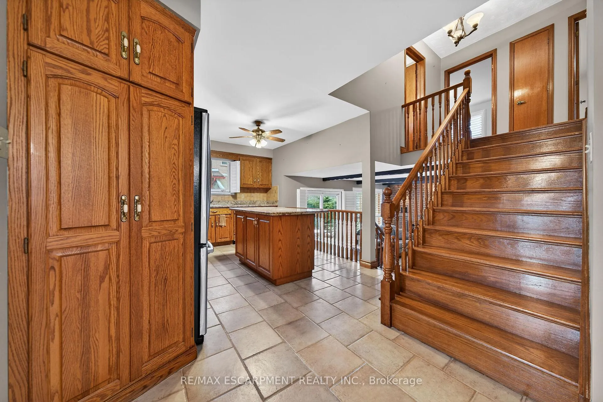 Photo 10 of 369 Federal Street, Hamilton, Stoney Creek — HOMEH