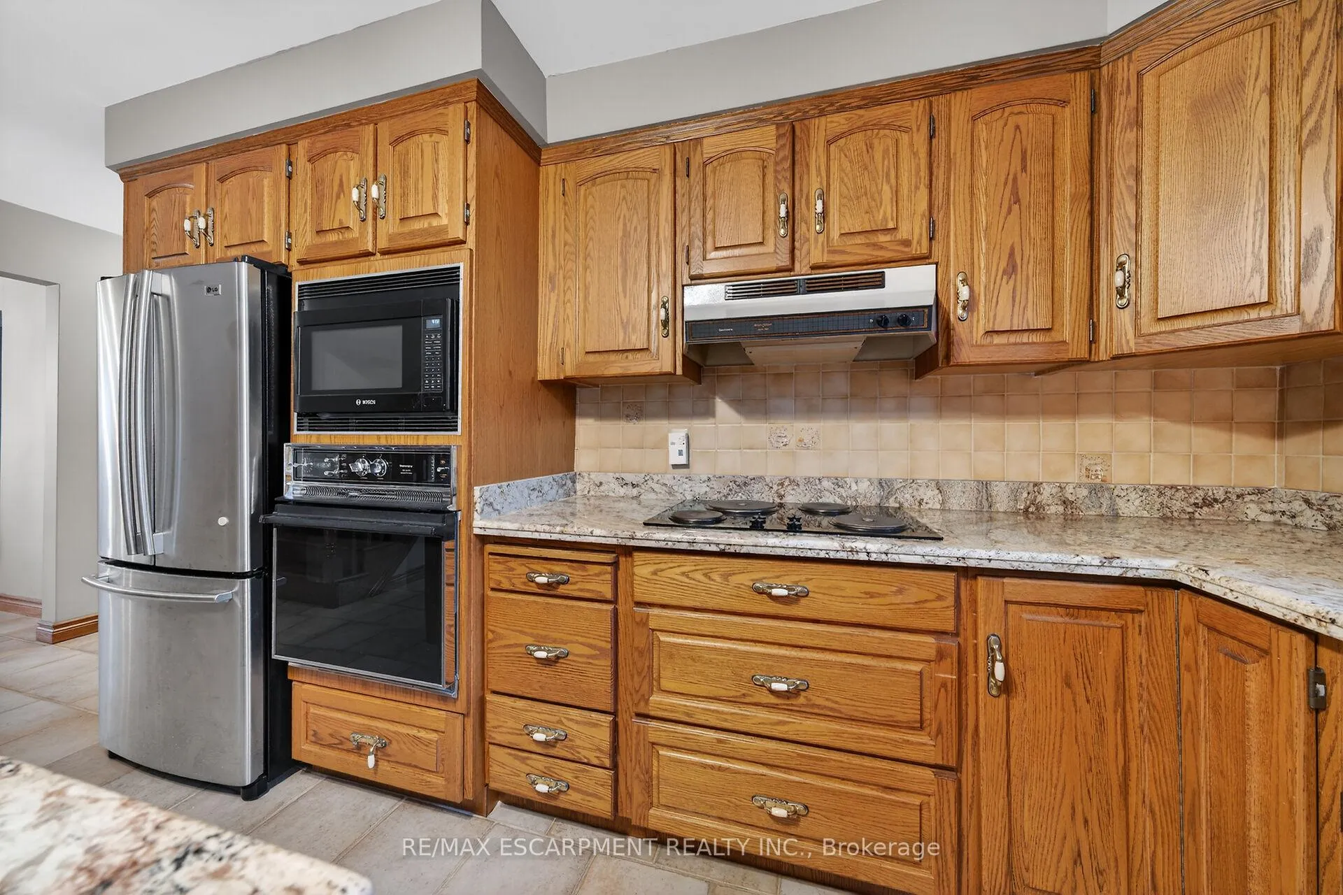 Photo 13 of 369 Federal Street, Hamilton, Stoney Creek — HOMEH