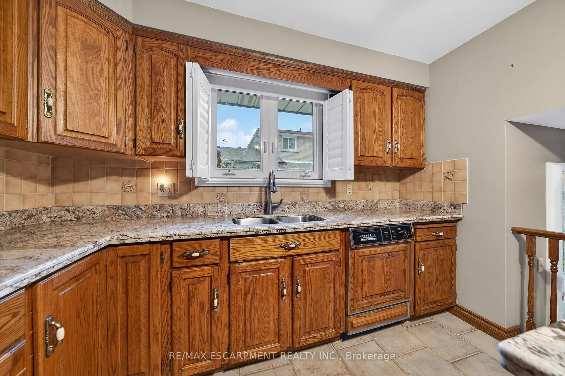 Photo 14 of 369 Federal Street, Hamilton, Stoney Creek — HOMEH