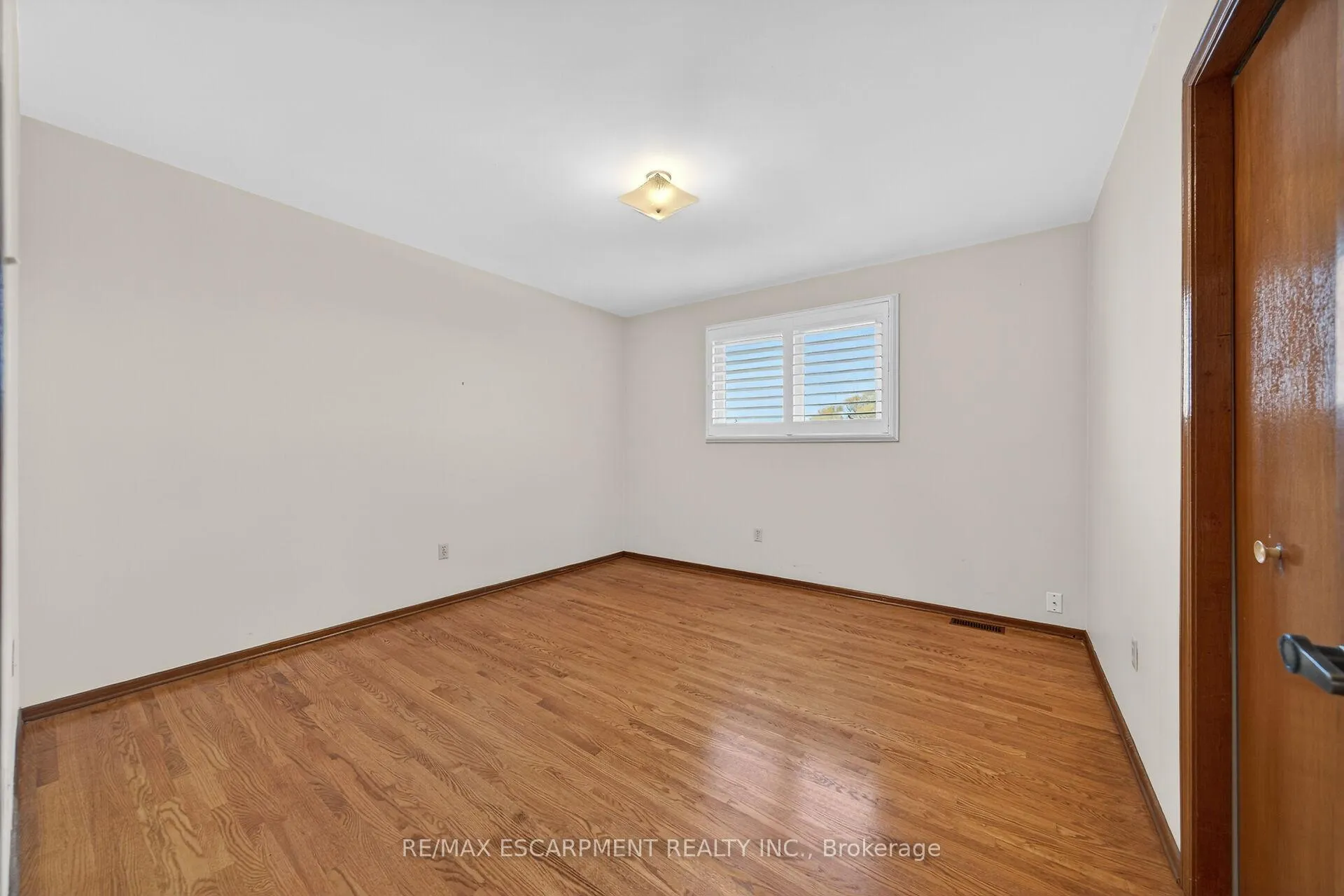 Photo 19 of 369 Federal Street, Hamilton, Stoney Creek — HOMEH