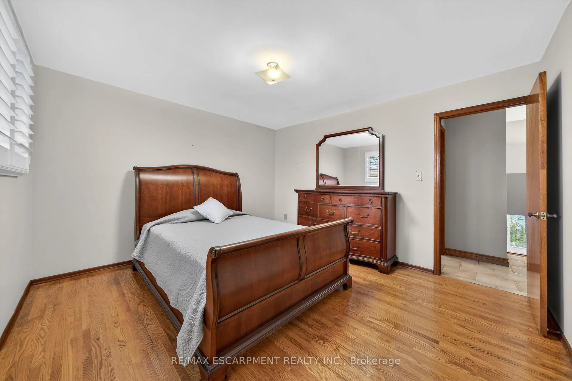 Photo 21 of 369 Federal Street, Hamilton, Stoney Creek — HOMEH
