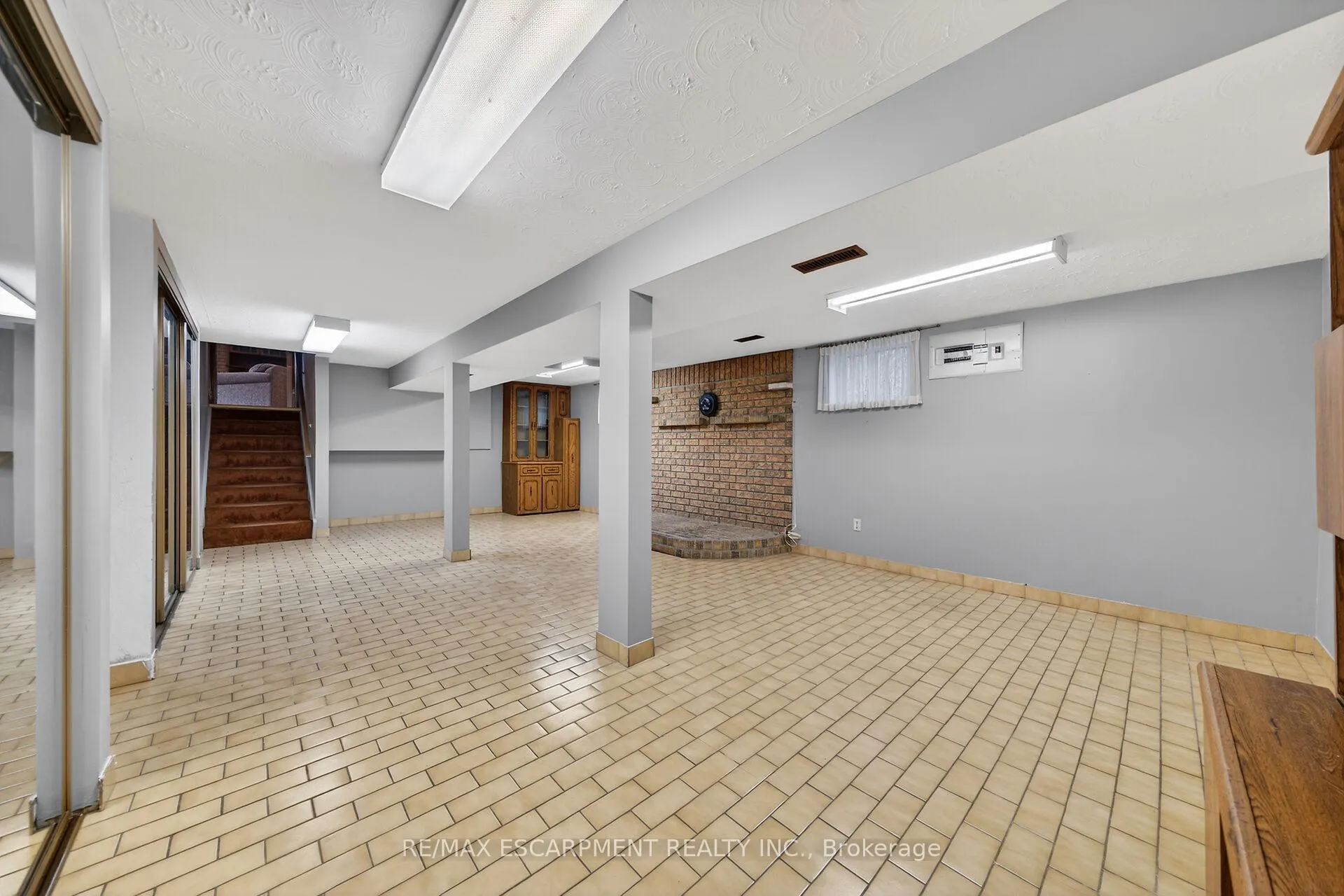 Photo 31 of 369 Federal Street, Hamilton, Stoney Creek — HOMEH