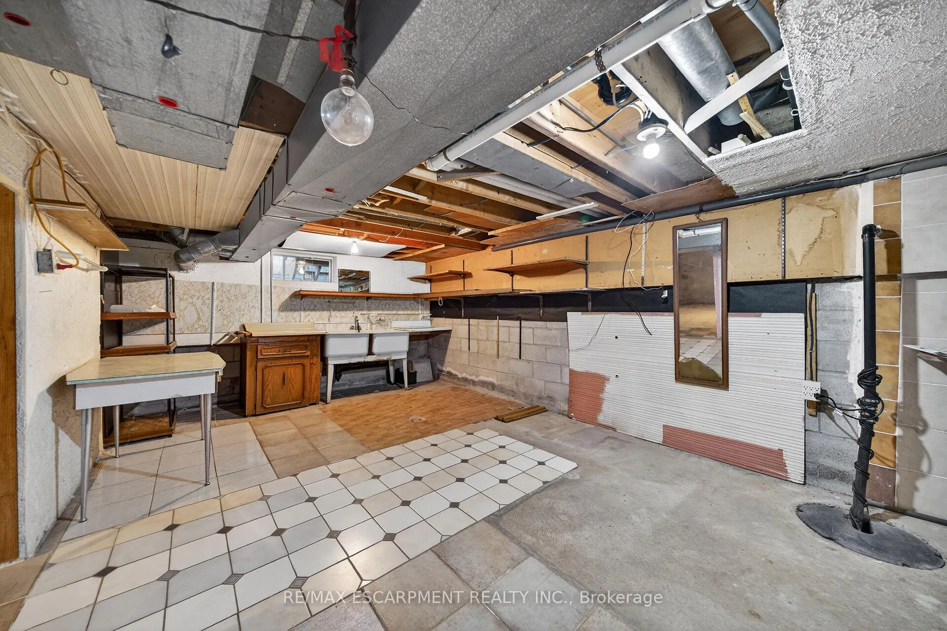 Photo 37 of 369 Federal Street, Hamilton, Stoney Creek — HOMEH
