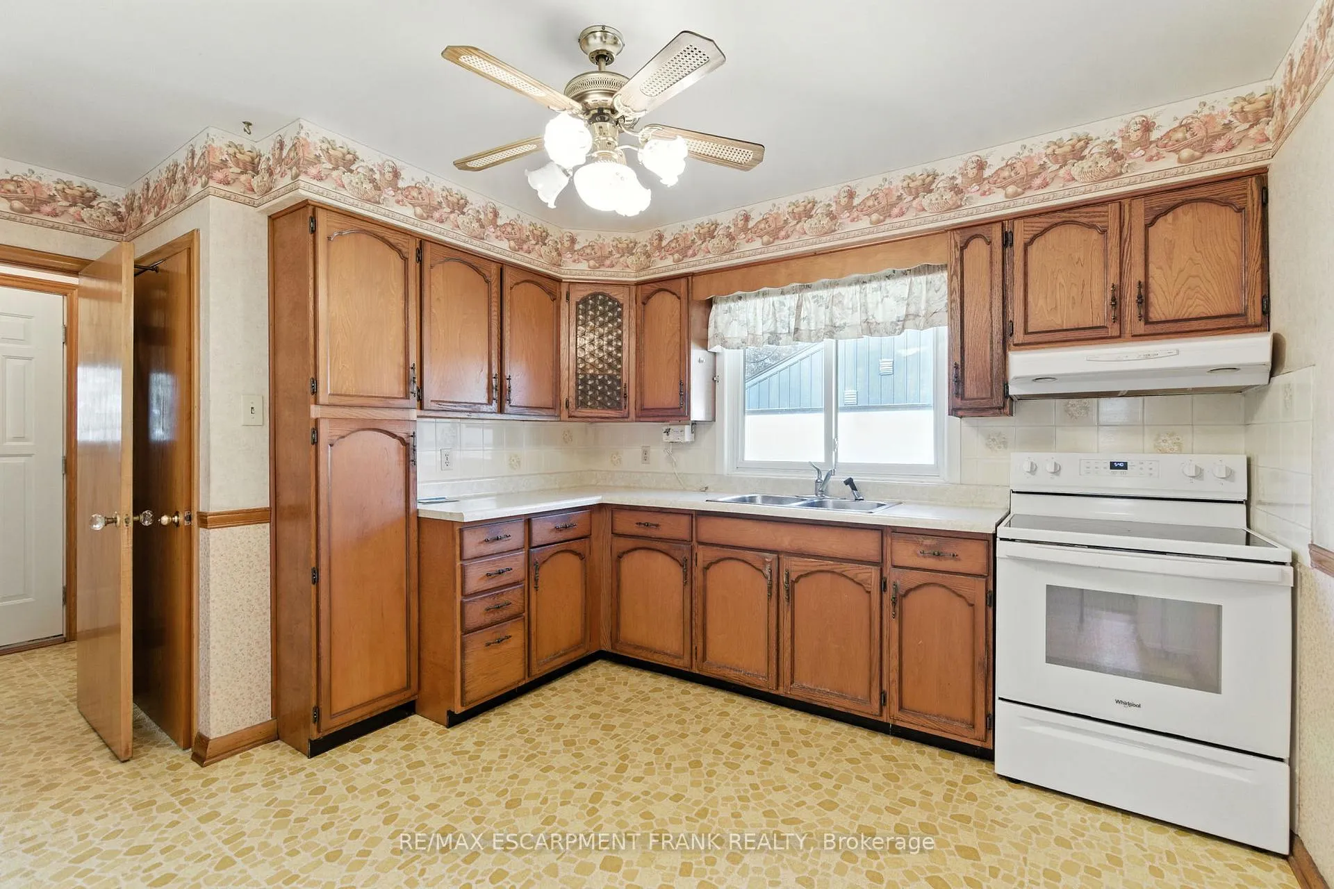 Photo 14 of 27 Warren Avenue, Hamilton, Balfour — HOMEH
