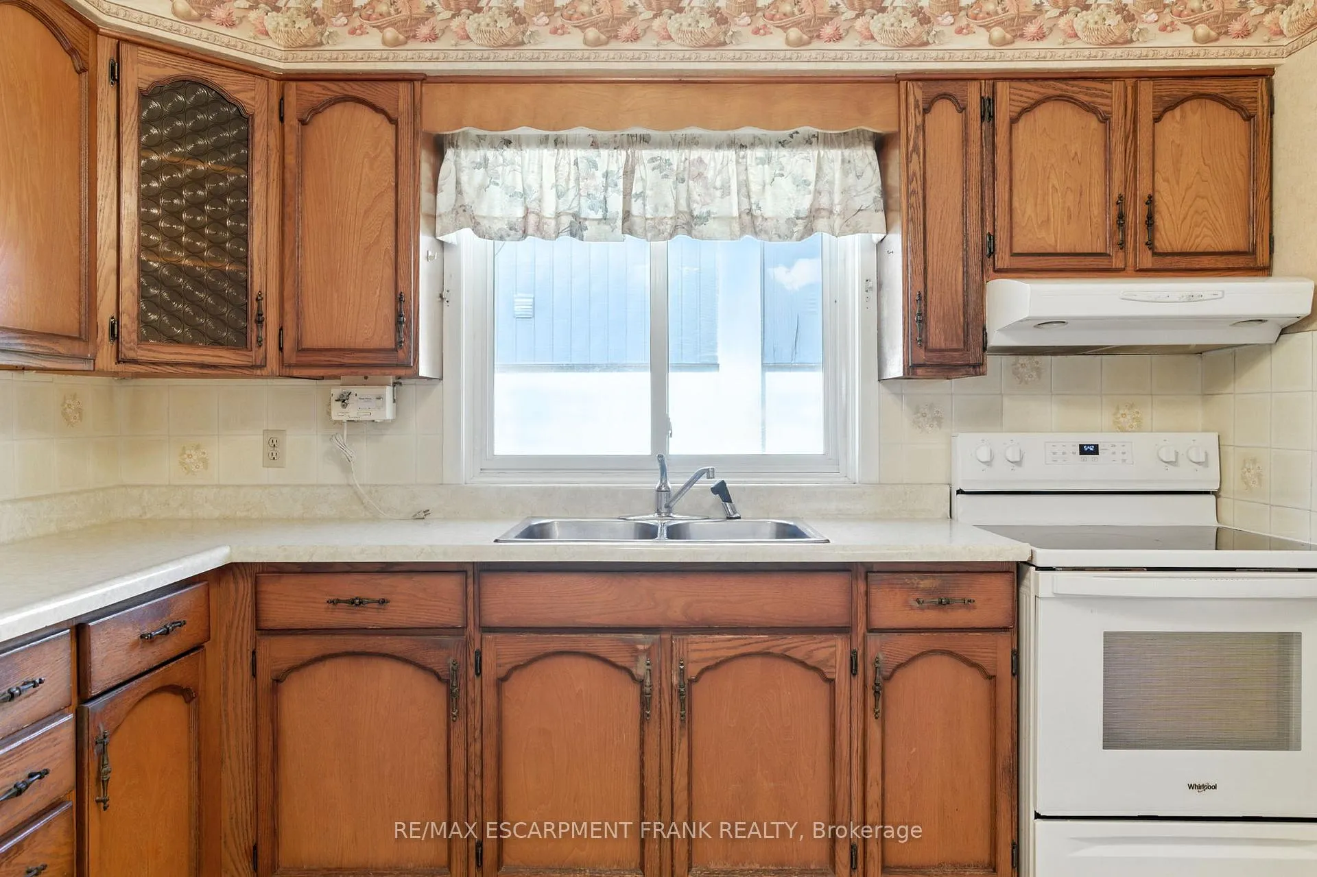Photo 16 of 27 Warren Avenue, Hamilton, Balfour — HOMEH