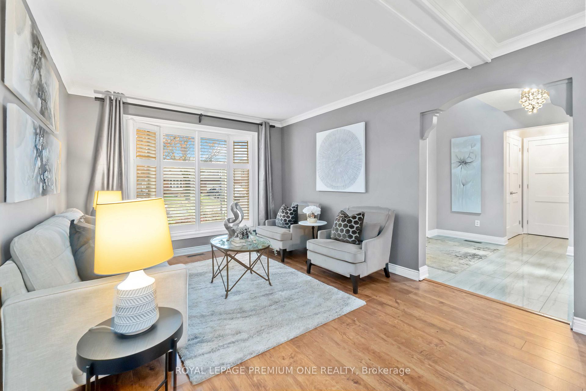 Photo 5 of 27 Sumner Crescent N, Grimsby, Grimsby Beach — HOMEH