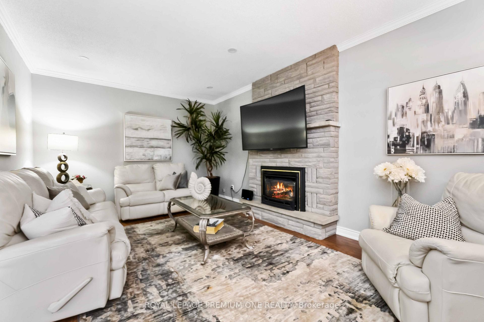 Photo 8 of 27 Sumner Crescent N, Grimsby, Grimsby Beach — HOMEH
