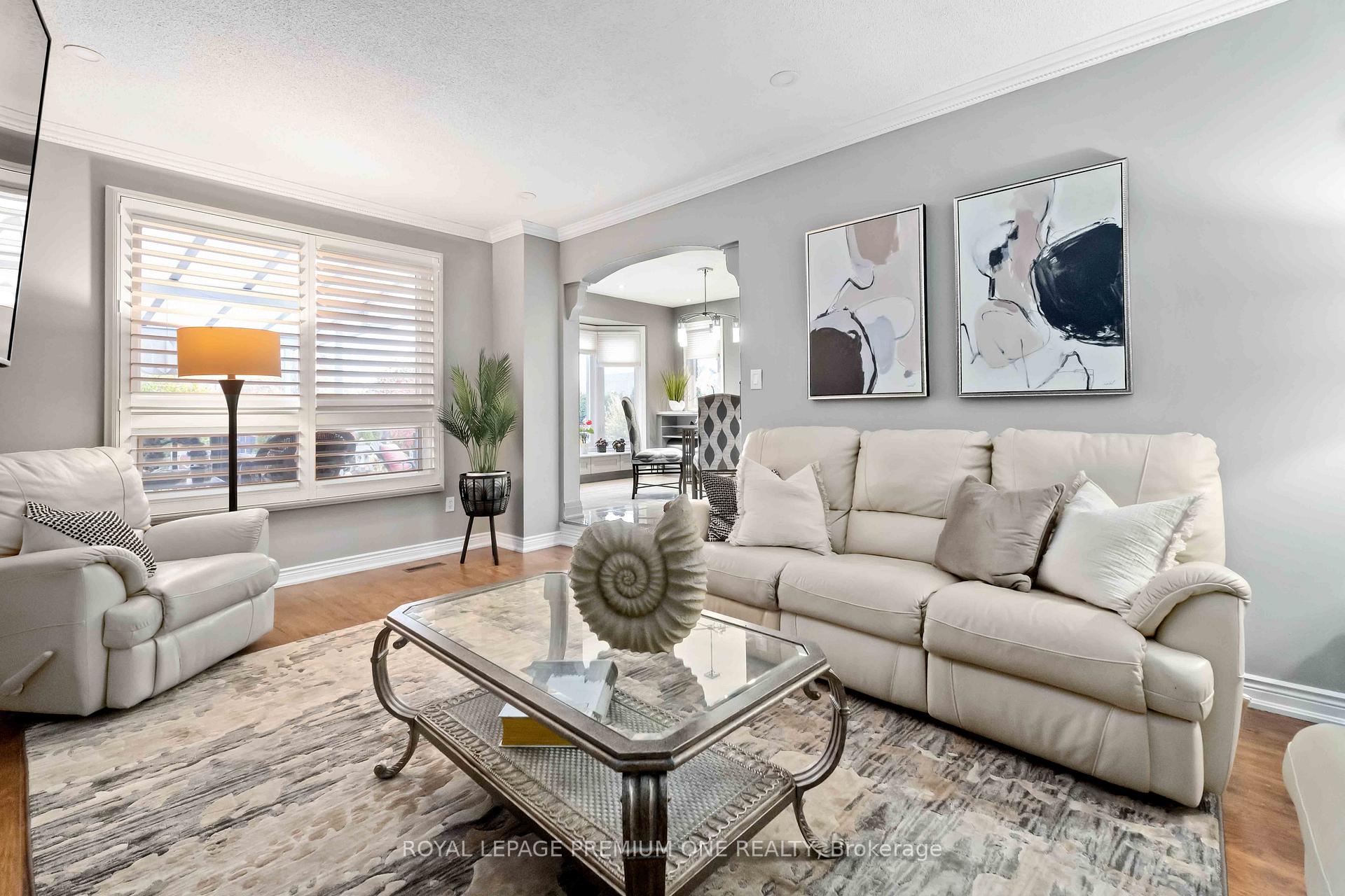 Photo 9 of 27 Sumner Crescent N, Grimsby, Grimsby Beach — HOMEH