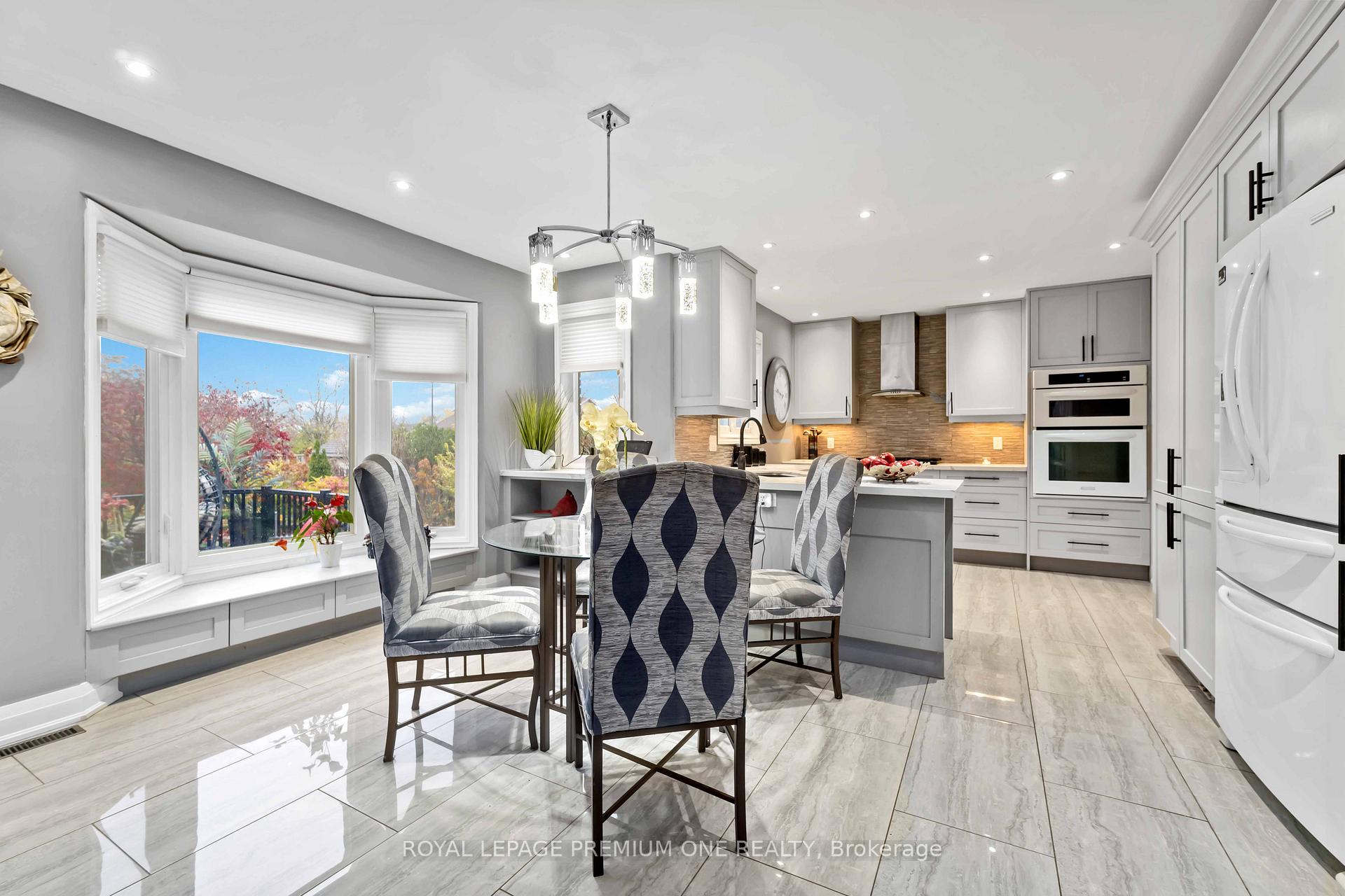 Photo 10 of 27 Sumner Crescent N, Grimsby, Grimsby Beach — HOMEH