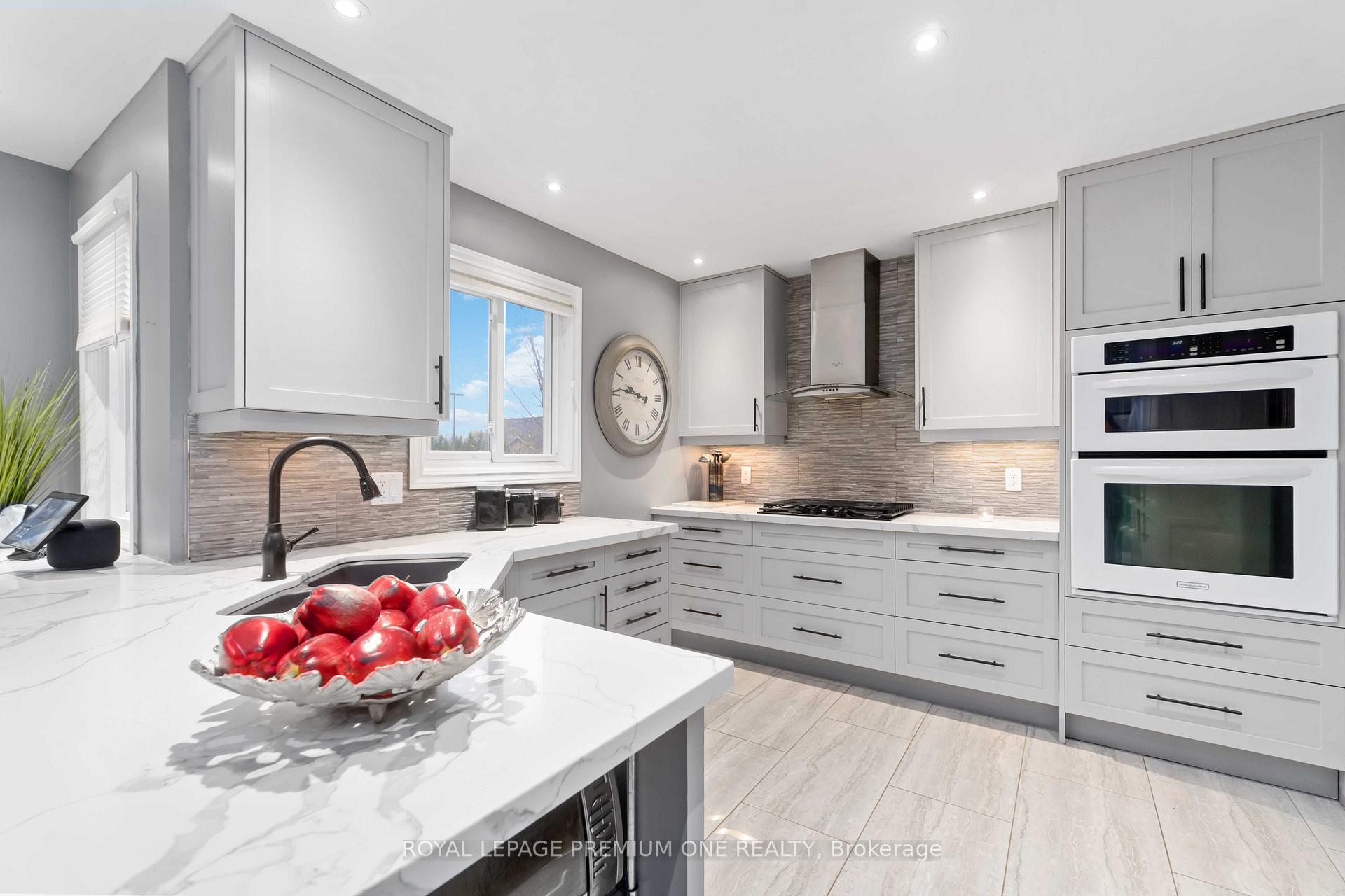 Photo 13 of 27 Sumner Crescent N, Grimsby, Grimsby Beach — HOMEH