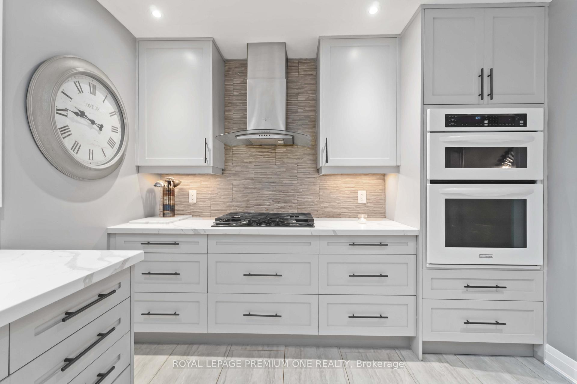 Photo 16 of 27 Sumner Crescent N, Grimsby, Grimsby Beach — HOMEH