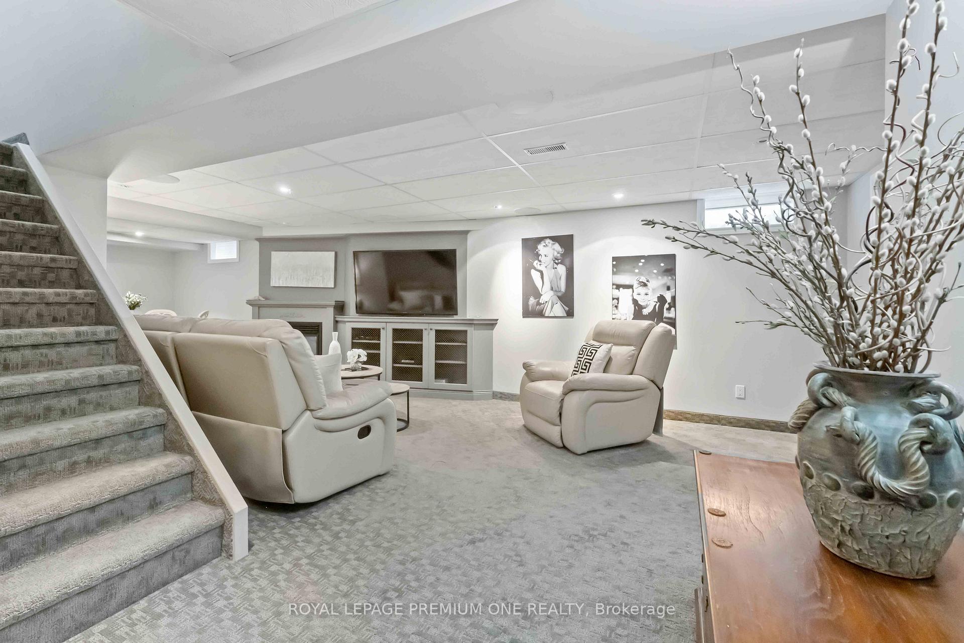 Photo 24 of 27 Sumner Crescent N, Grimsby, Grimsby Beach — HOMEH