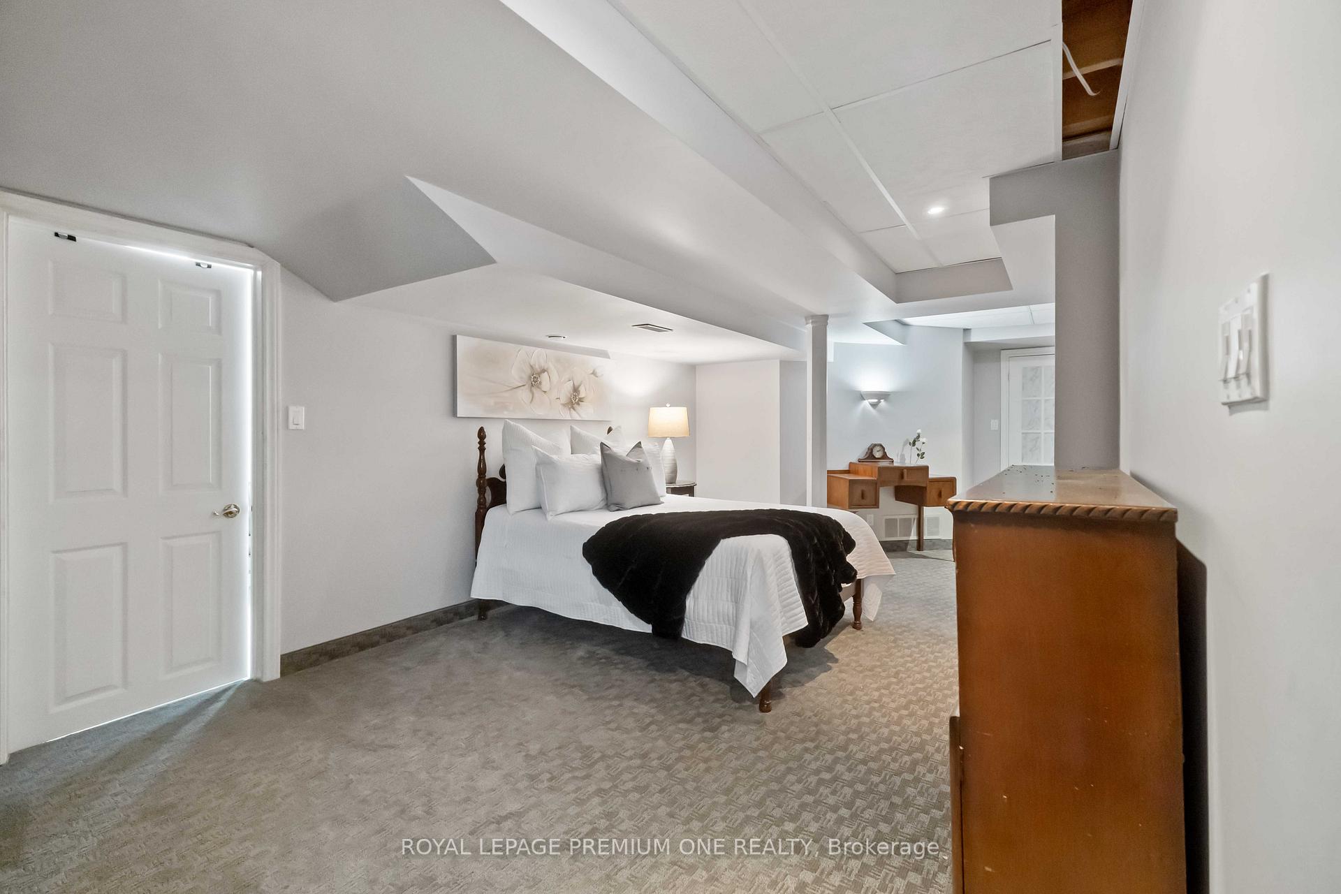 Photo 26 of 27 Sumner Crescent N, Grimsby, Grimsby Beach — HOMEH