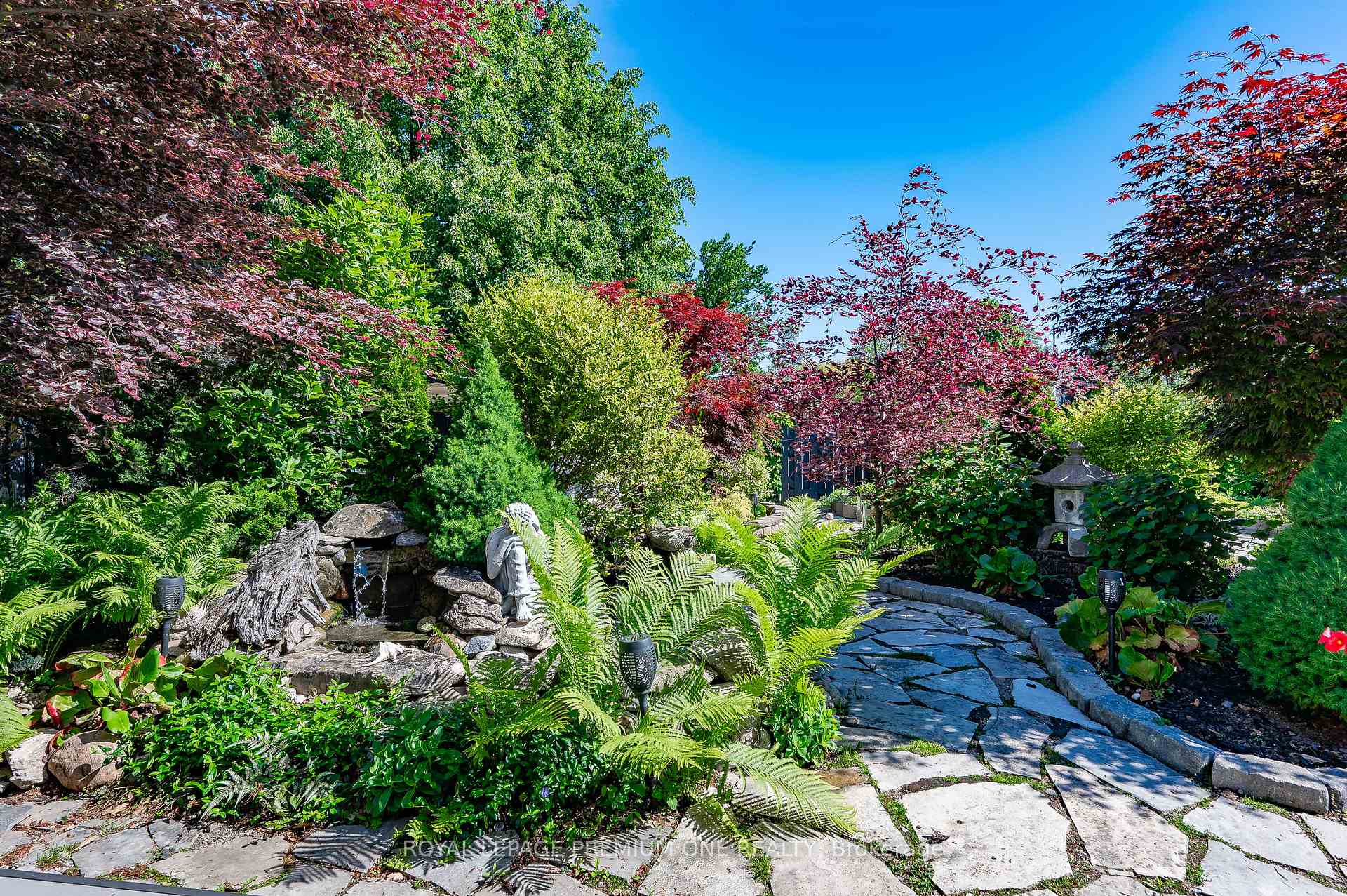 Photo 31 of 27 Sumner Crescent N, Grimsby, Grimsby Beach — HOMEH