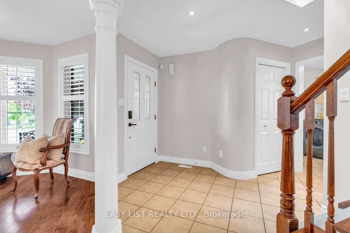 Photo 4 of 53 Grey Oak Drive, Guelph, Pineridge/Westminster Woods — HOMEH