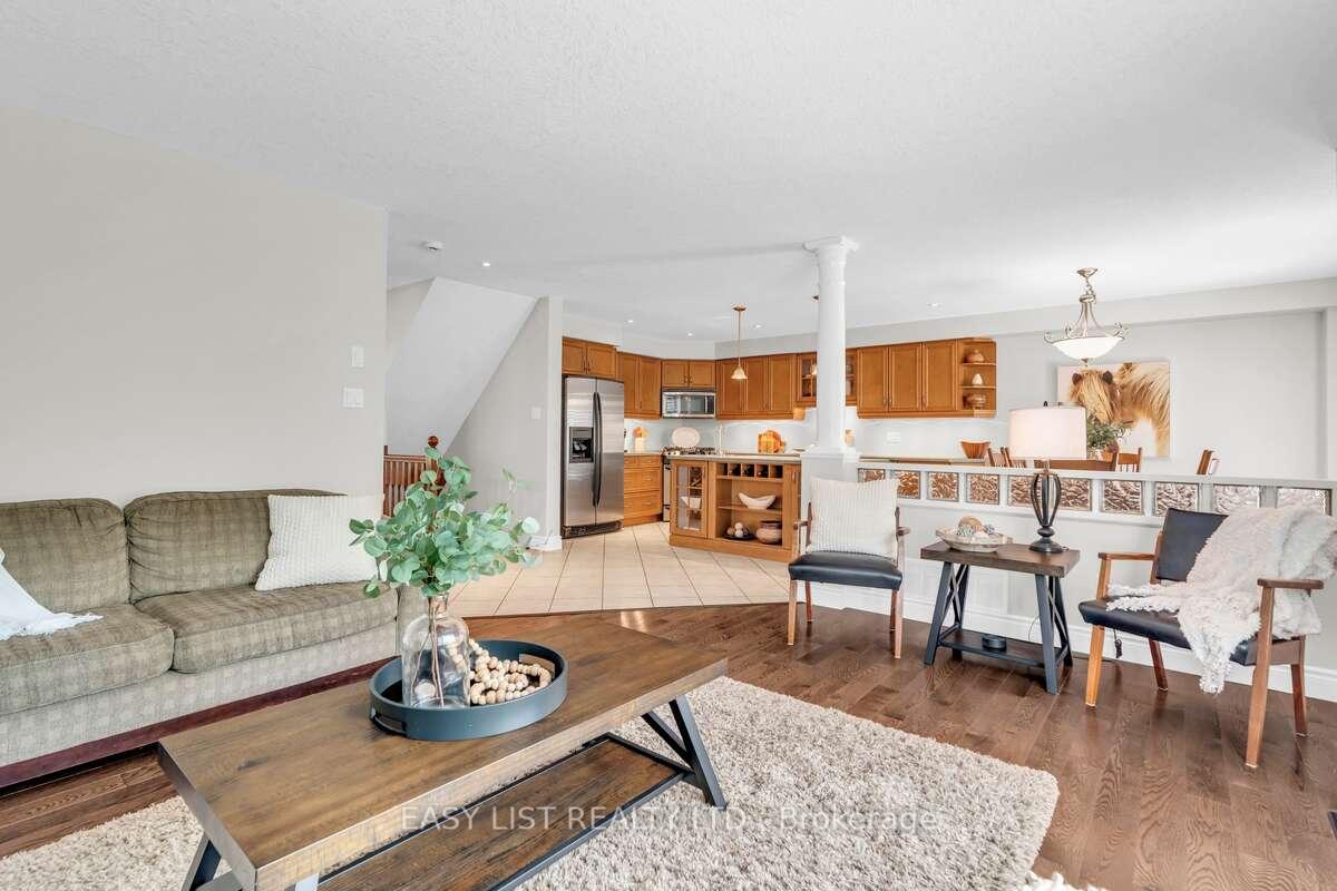 Photo 12 of 53 Grey Oak Drive, Guelph, Pineridge/Westminster Woods — HOMEH