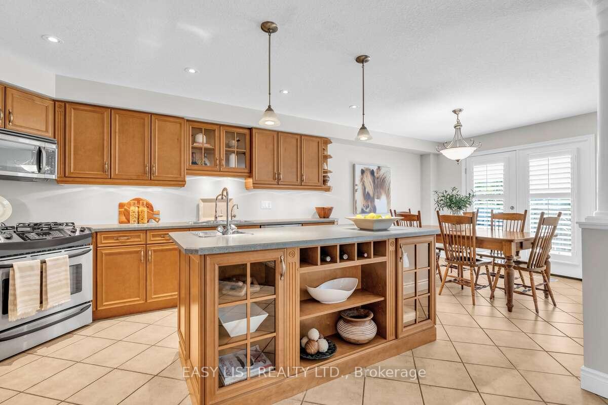 Photo 13 of 53 Grey Oak Drive, Guelph, Pineridge/Westminster Woods — HOMEH
