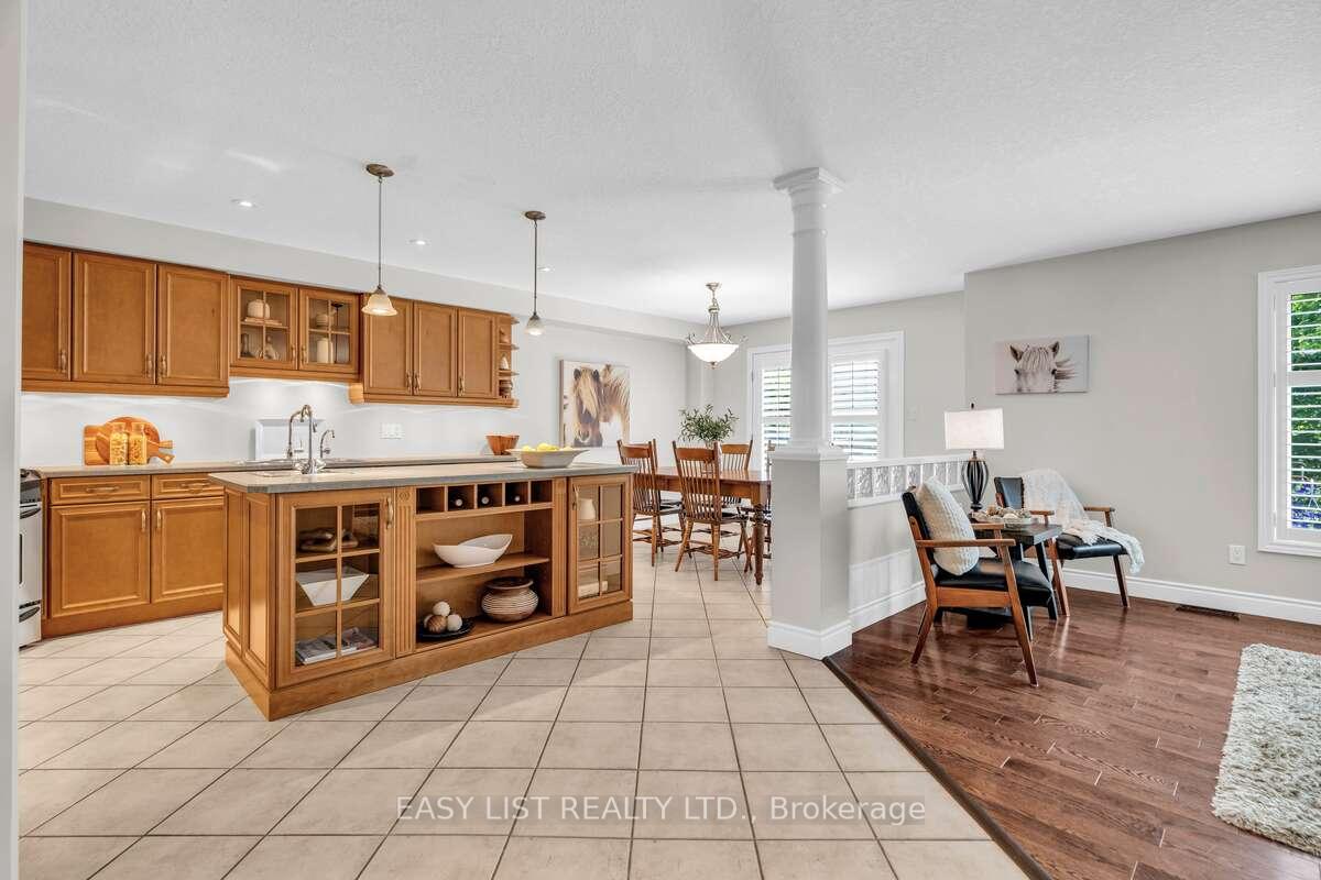 Photo 14 of 53 Grey Oak Drive, Guelph, Pineridge/Westminster Woods — HOMEH