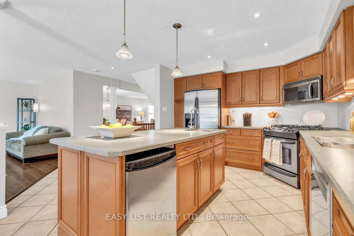 Photo 17 of 53 Grey Oak Drive, Guelph, Pineridge/Westminster Woods — HOMEH