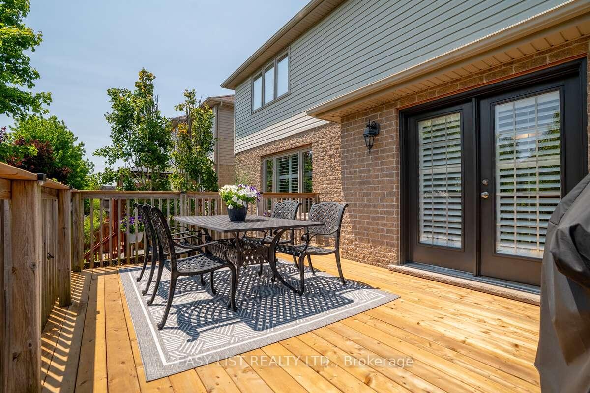 Photo 38 of 53 Grey Oak Drive, Guelph, Pineridge/Westminster Woods — HOMEH
