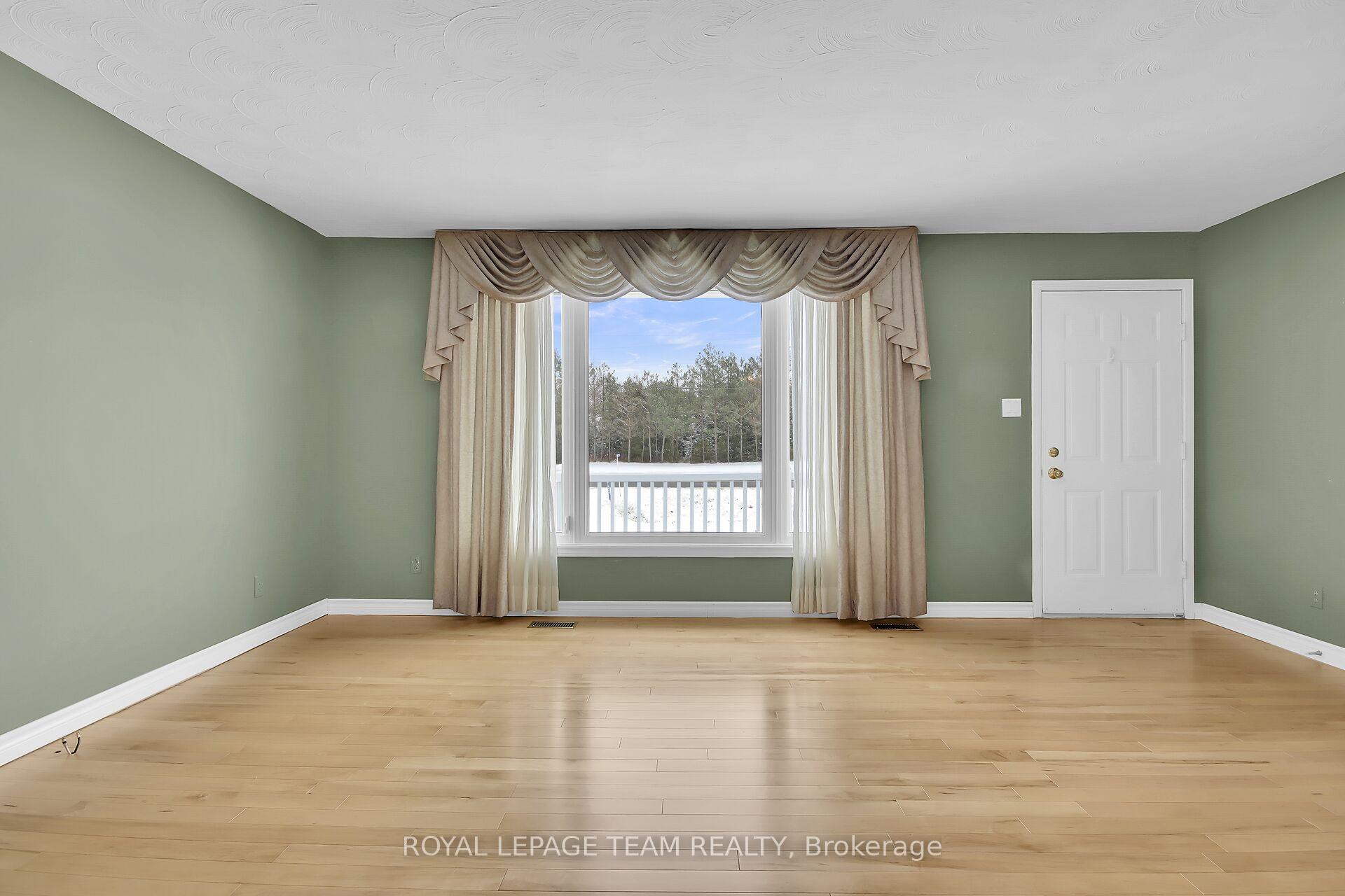 Photo 2 of 1798 Manotick Station Road, Ottawa, Greely — HOMEH