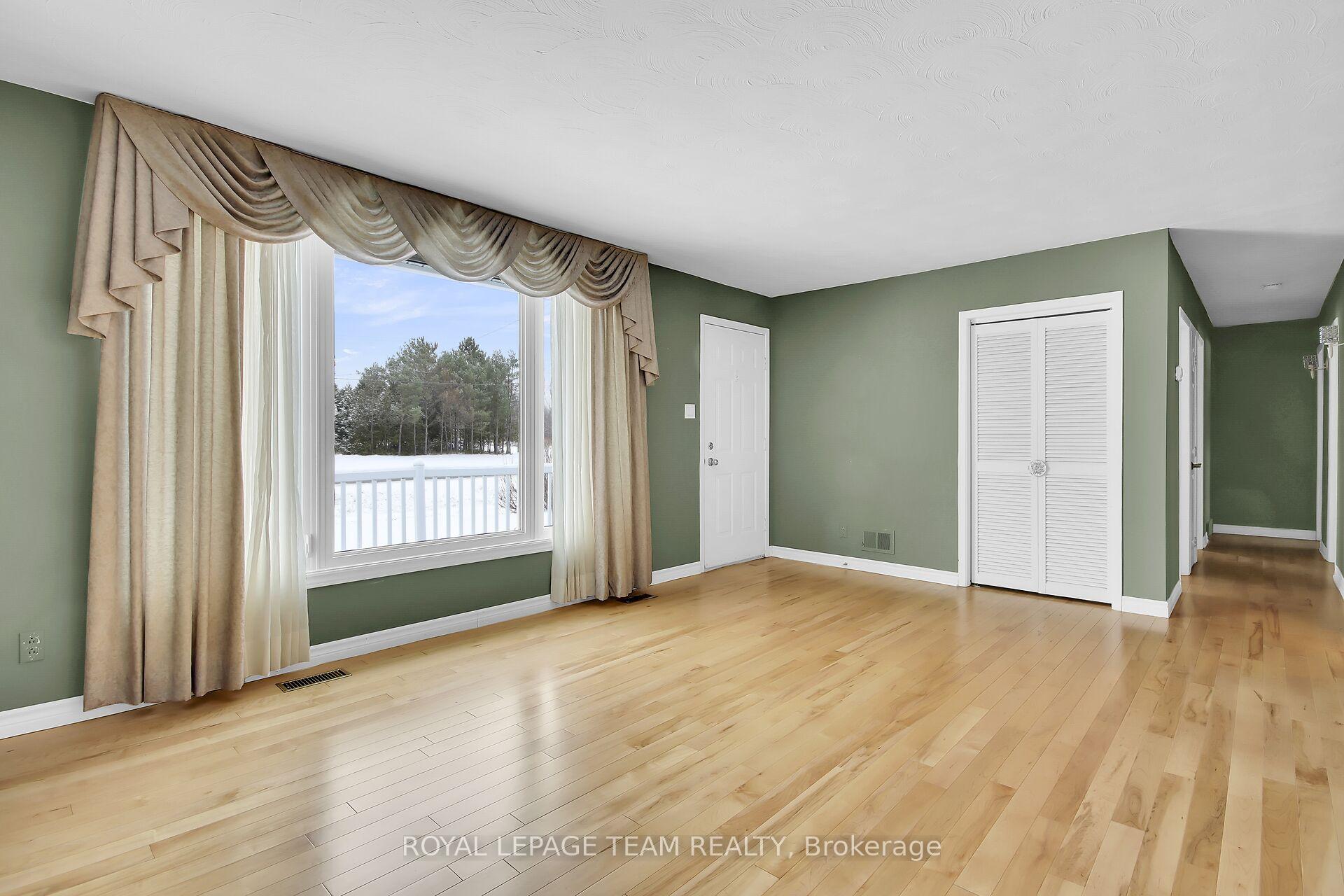 Photo 5 of 1798 Manotick Station Road, Ottawa, Greely — HOMEH