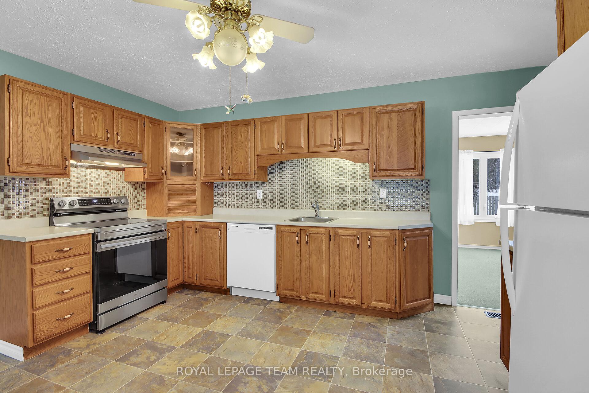 Photo 9 of 1798 Manotick Station Road, Ottawa, Greely — HOMEH