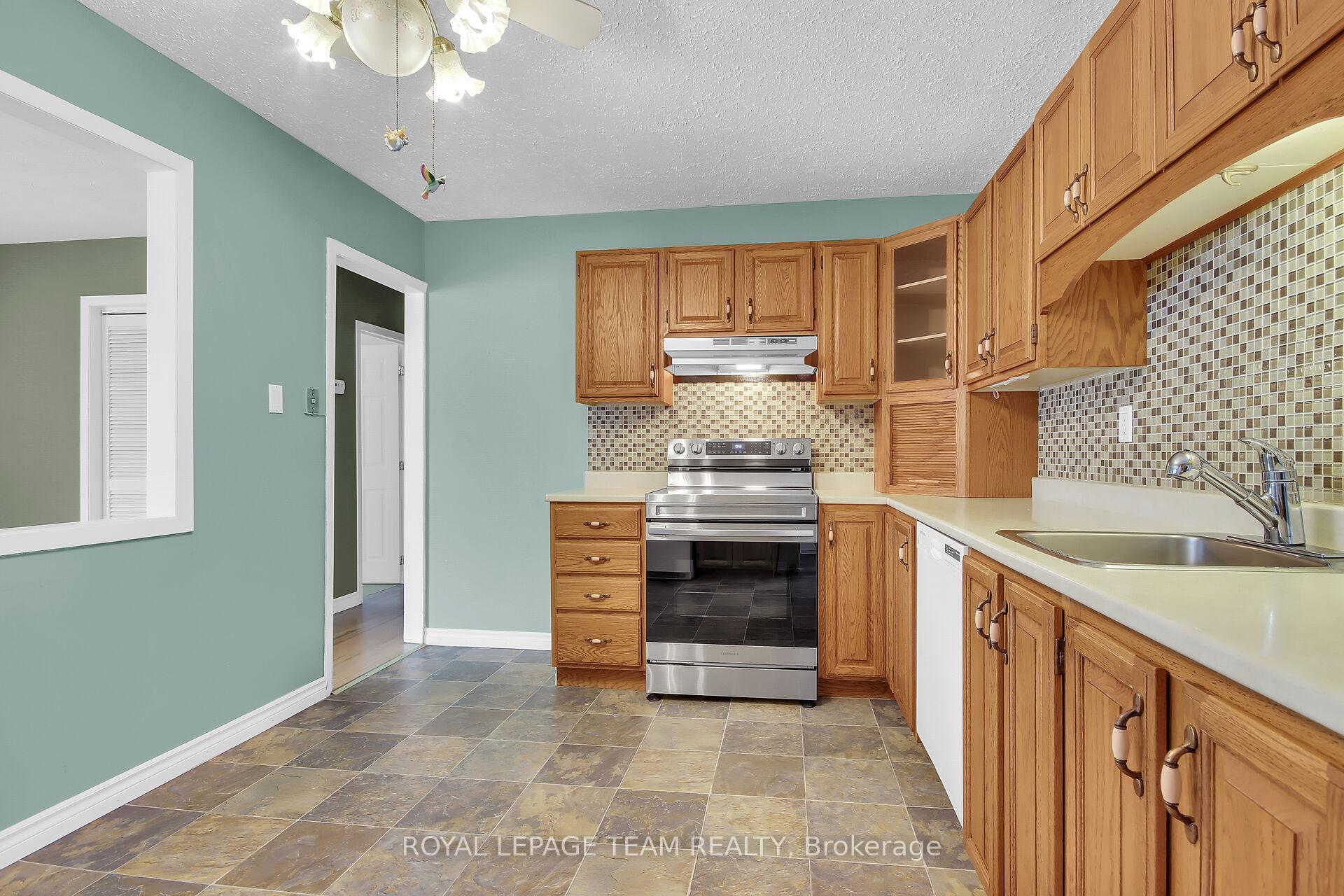Photo 12 of 1798 Manotick Station Road, Ottawa, Greely — HOMEH