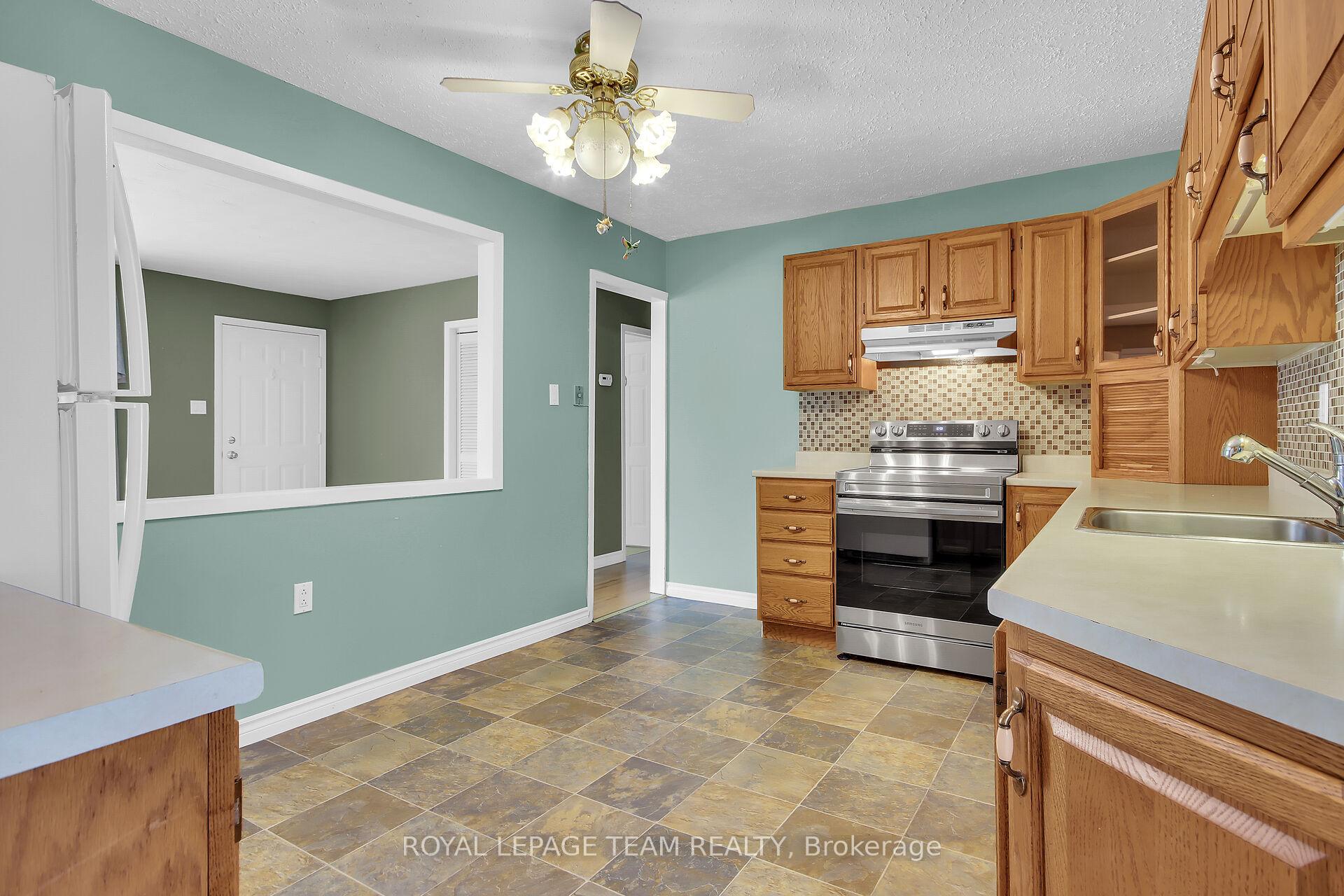 Photo 13 of 1798 Manotick Station Road, Ottawa, Greely — HOMEH