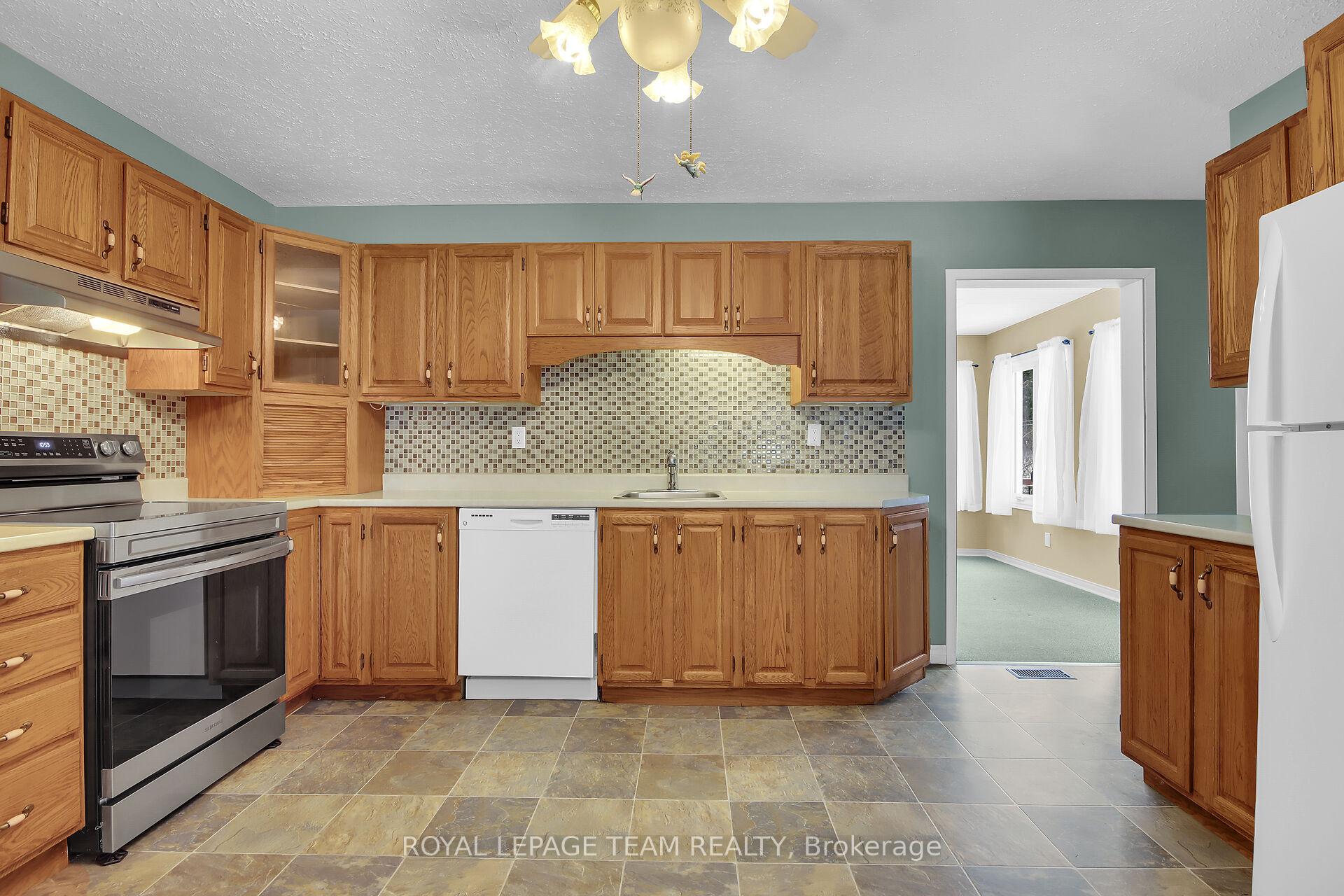 Photo 15 of 1798 Manotick Station Road, Ottawa, Greely — HOMEH