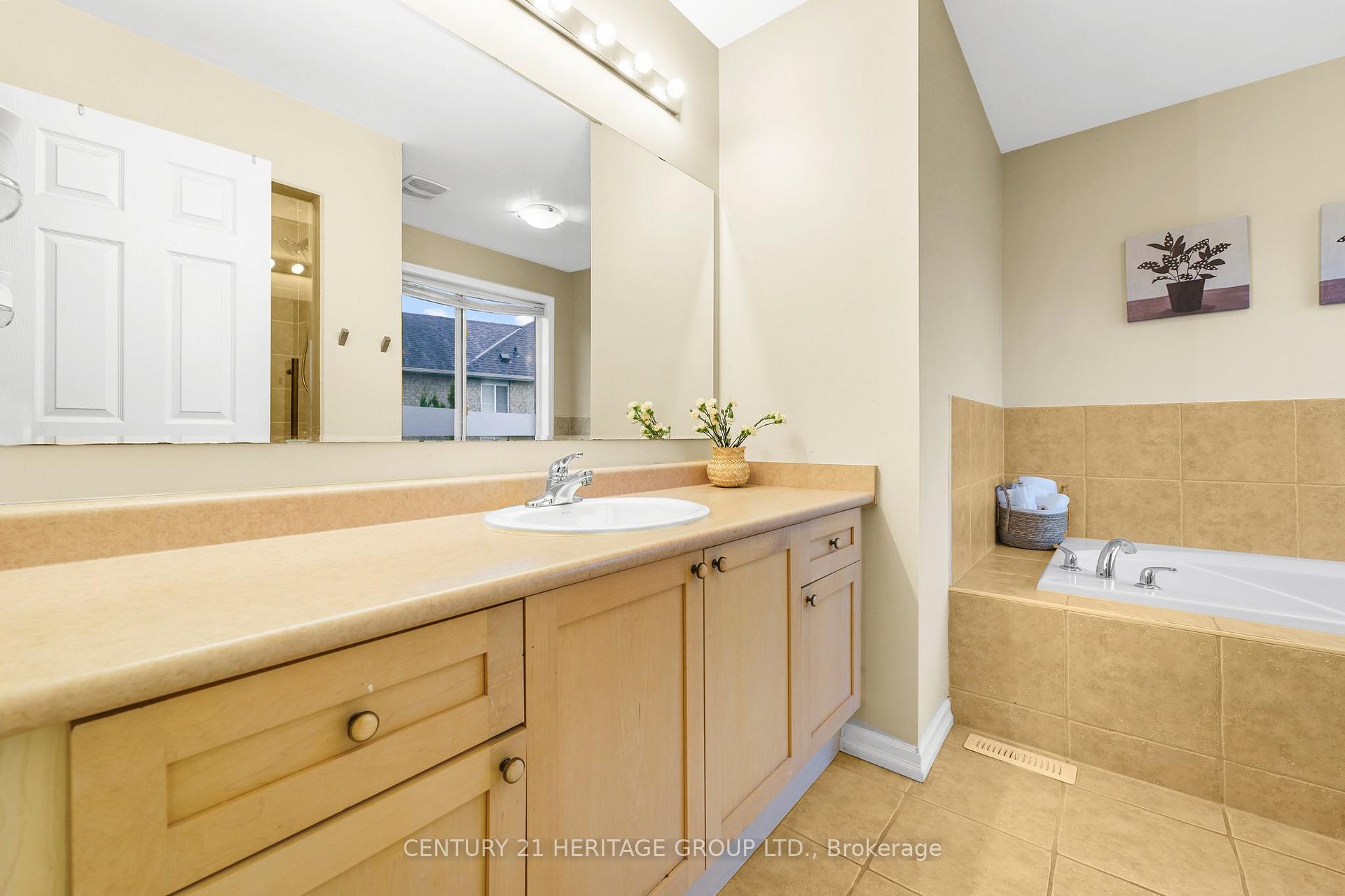 Photo 19 of 895 Bessy Trail, Milton, Coates — HOMEH
