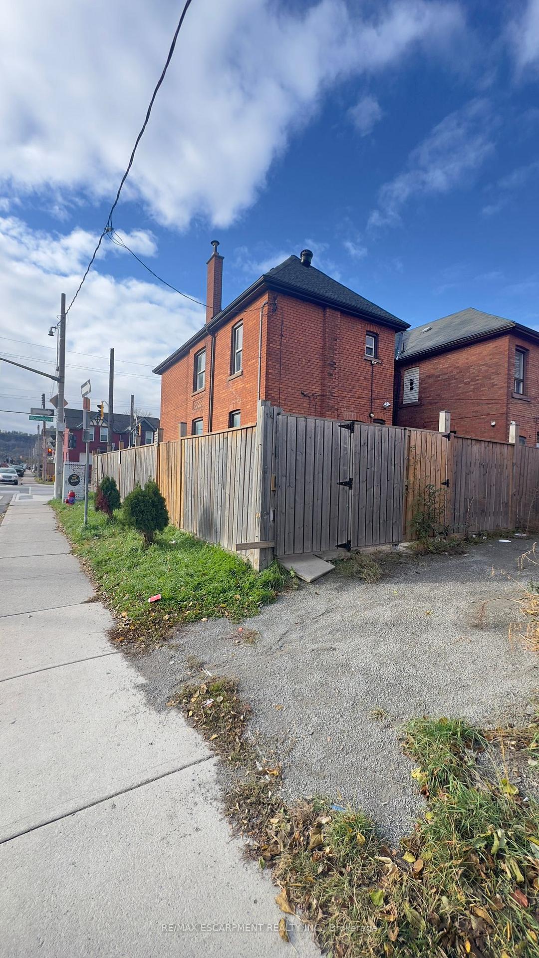 Photo 3 of 497 Cannon Street E, Hamilton, Gibson — HOMEH