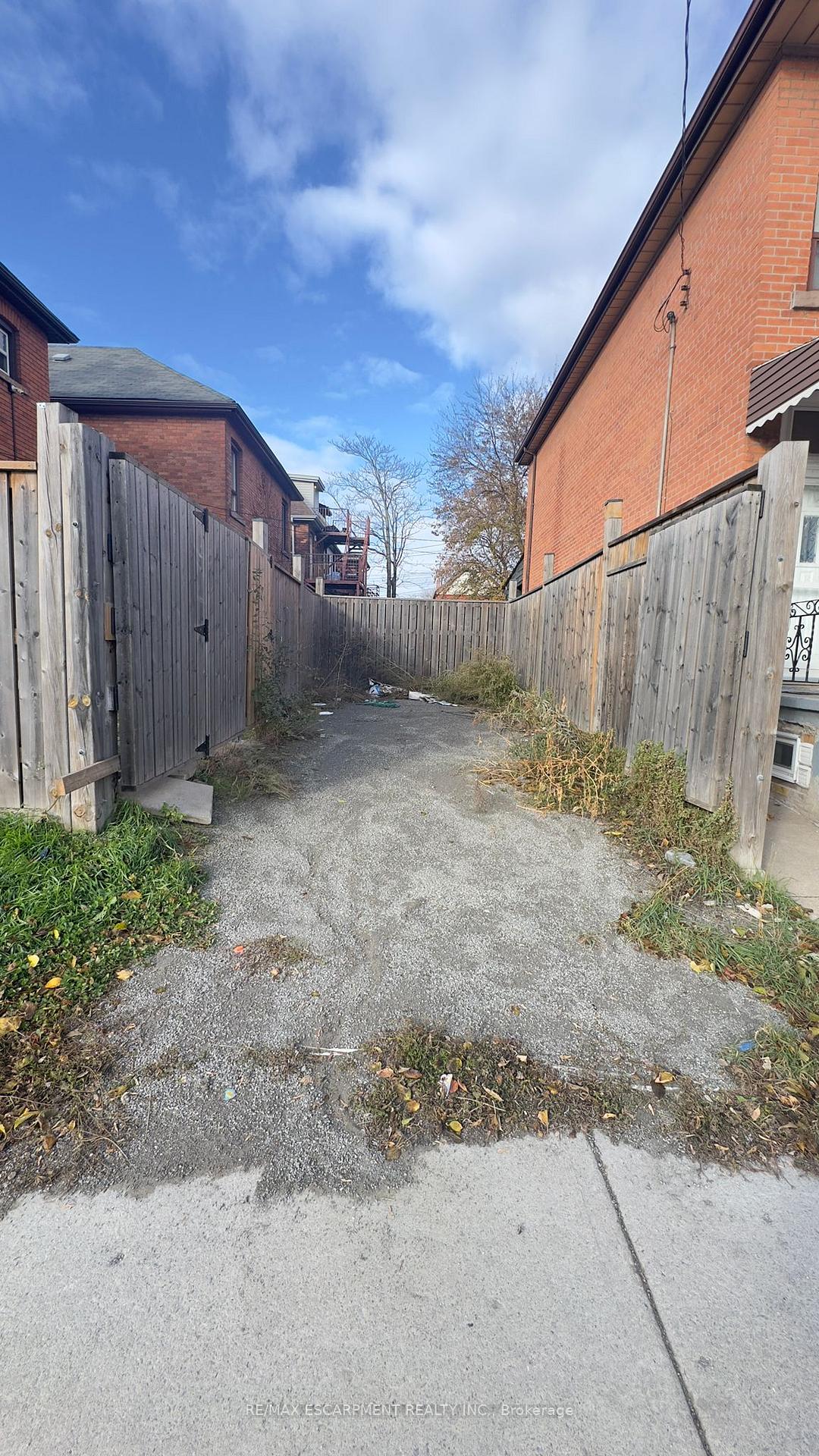Photo 4 of 497 Cannon Street E, Hamilton, Gibson — HOMEH